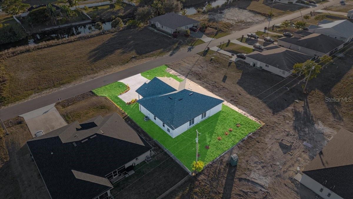 913/915 NE 15TH LN, CAPE CORAL, FL, 33909