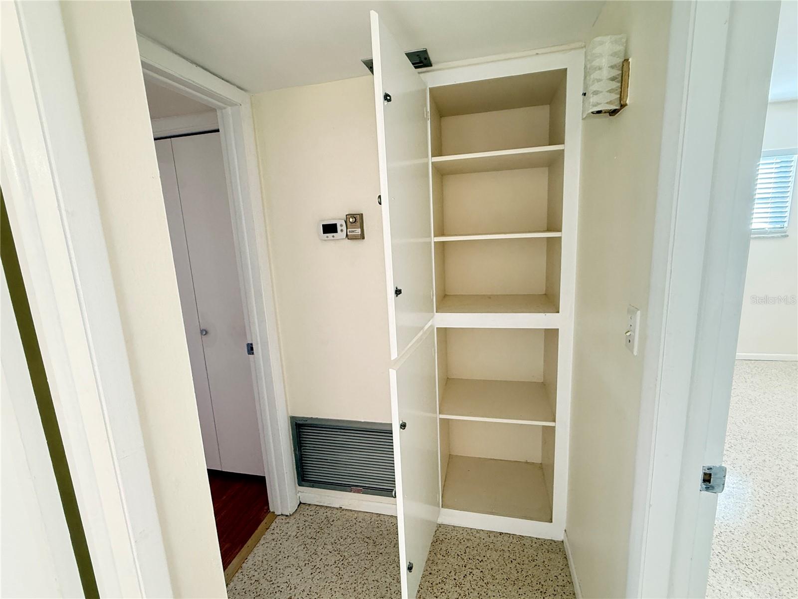 713 THUNDERBIRD AVE, SUN CITY CENTER, FL, 33573