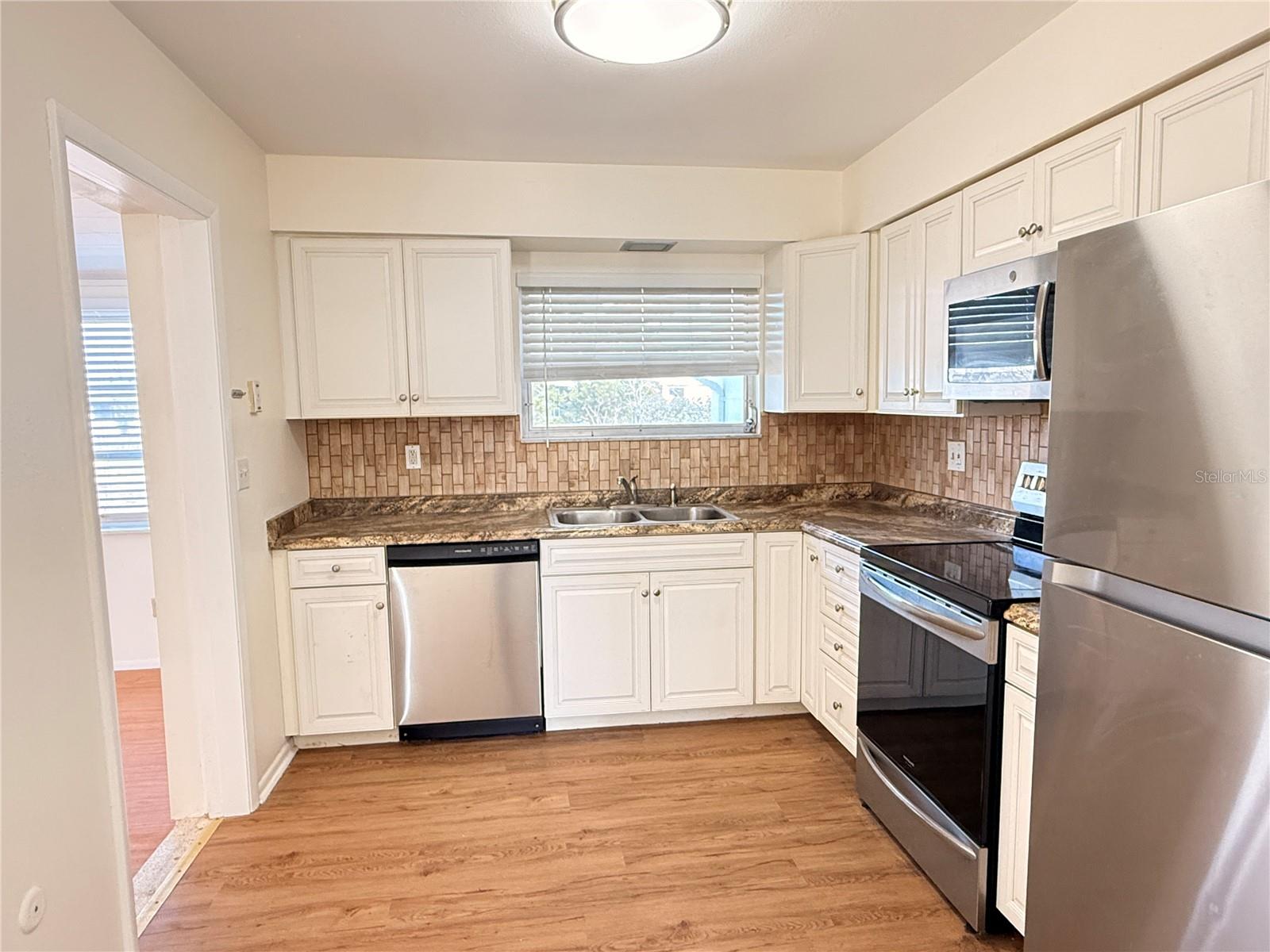 713 THUNDERBIRD AVE, SUN CITY CENTER, FL, 33573