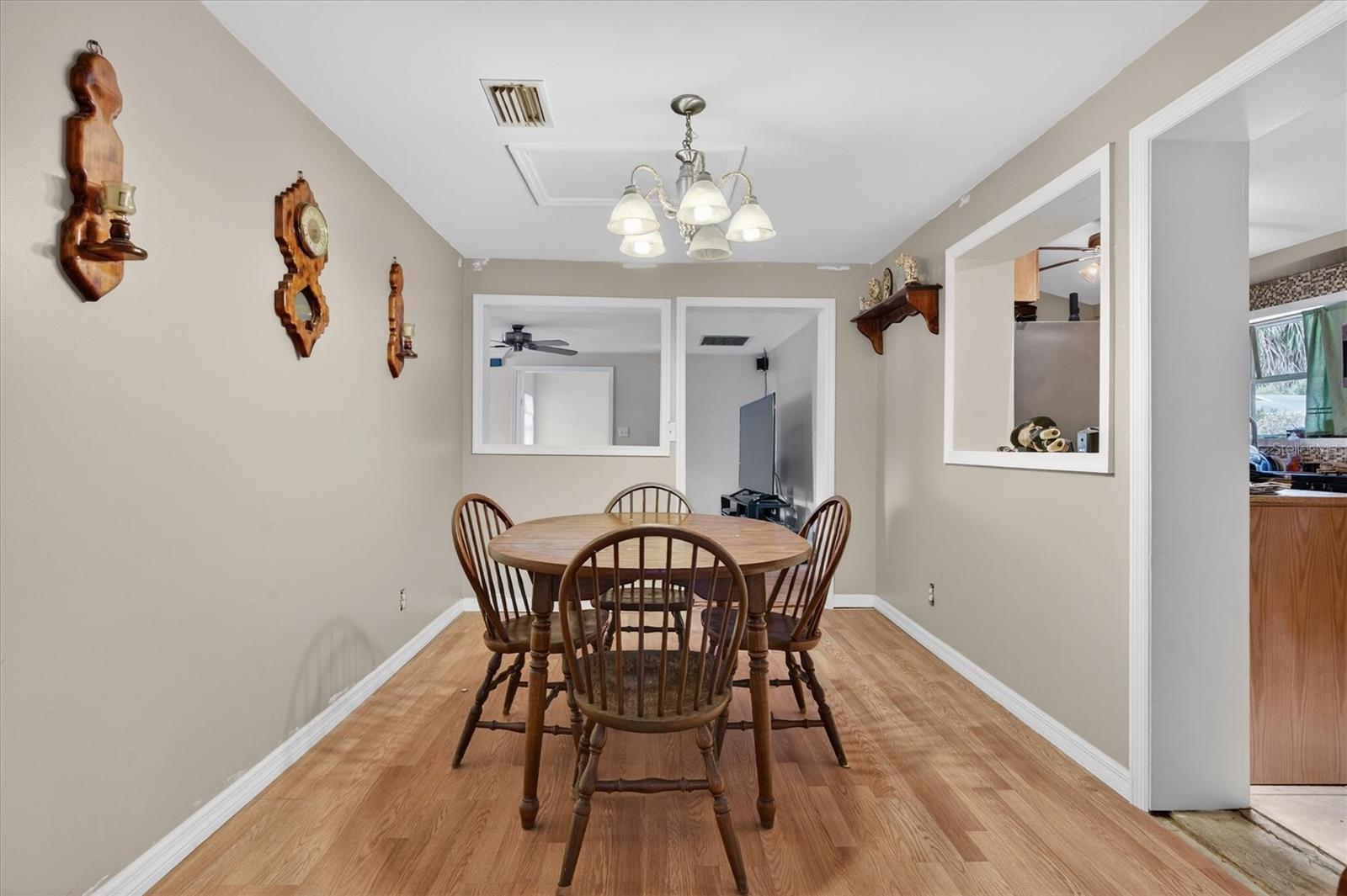 1109 E 8TH AVE, MOUNT DORA, FL, 32757