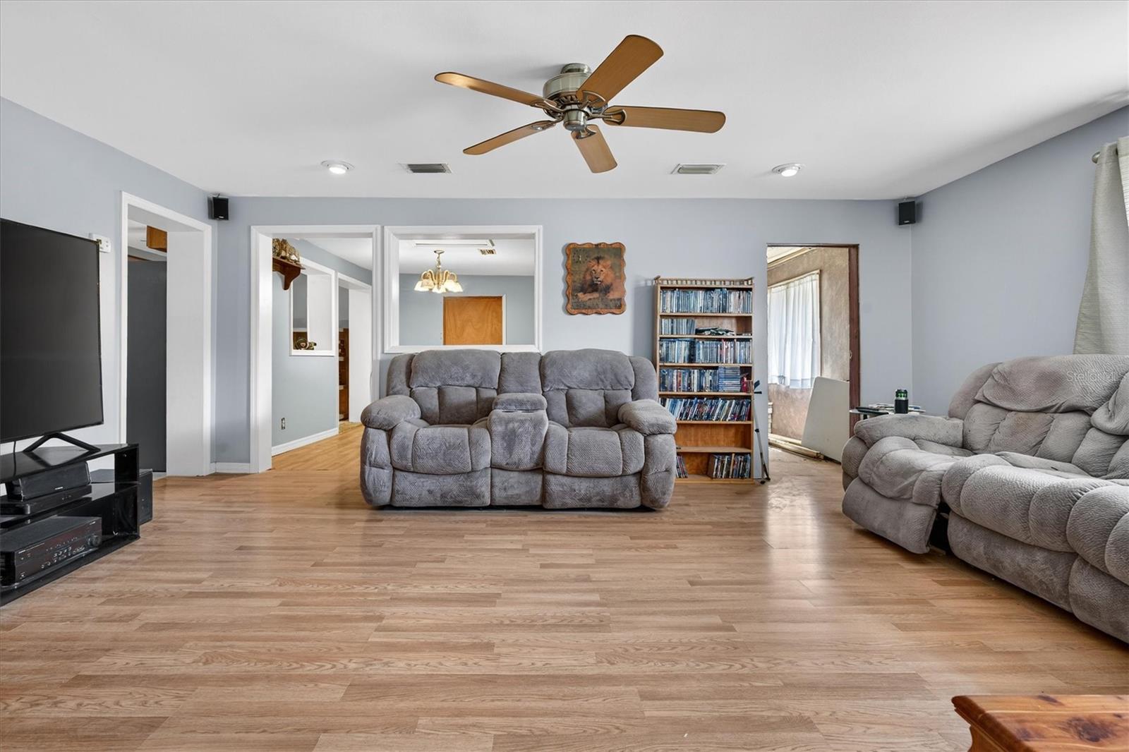 1109 E 8TH AVE, MOUNT DORA, FL, 32757