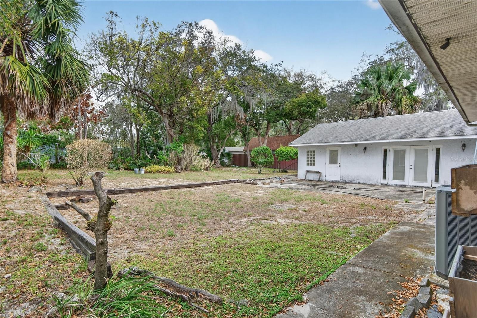 1109 E 8TH AVE, MOUNT DORA, FL, 32757