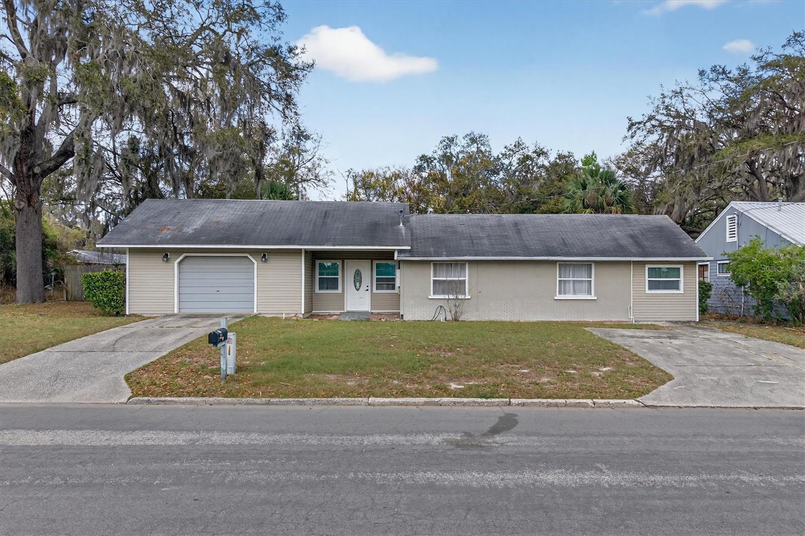 1109 E 8TH AVE, MOUNT DORA, FL, 32757