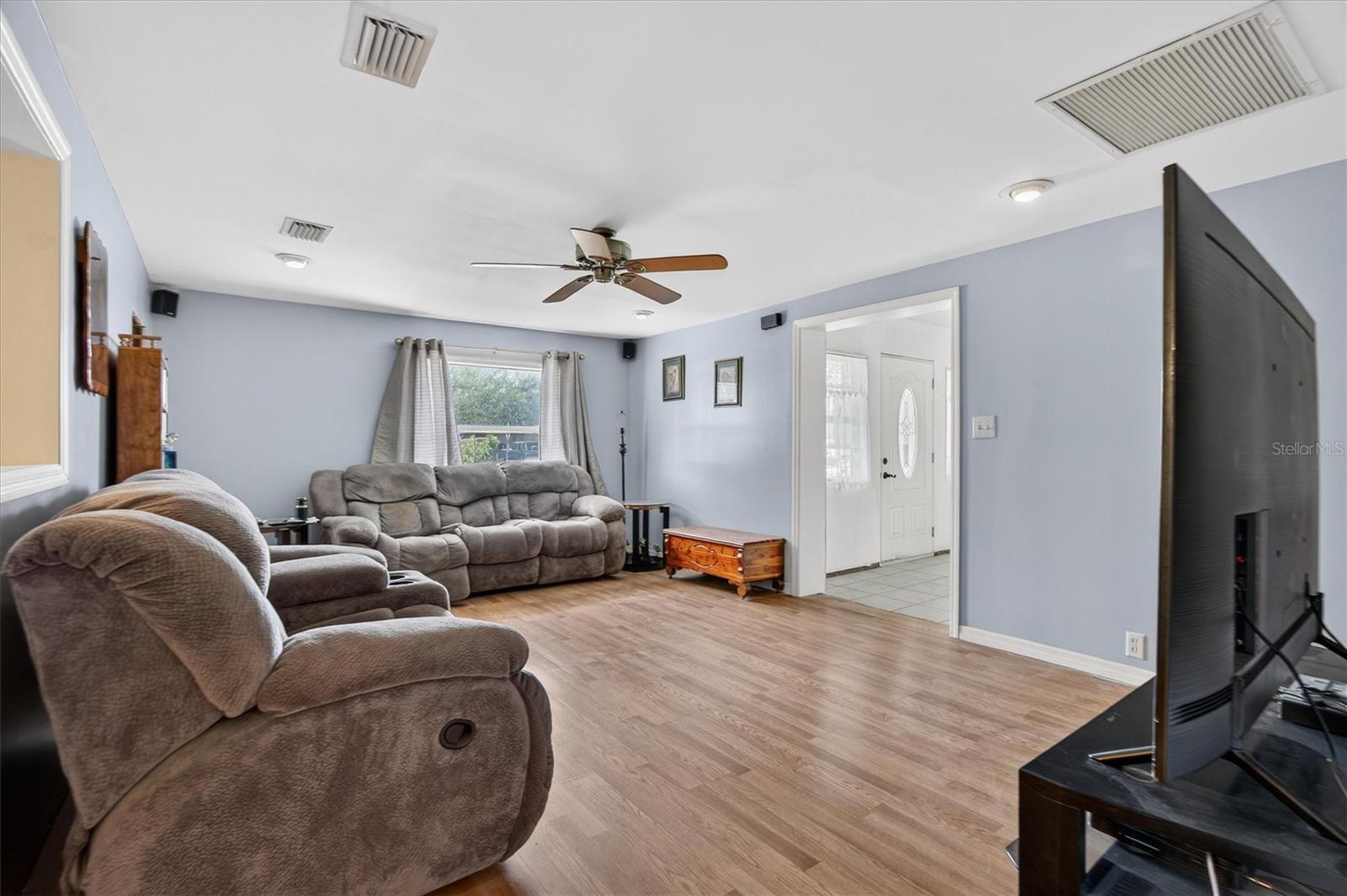 1109 E 8TH AVE, MOUNT DORA, FL, 32757