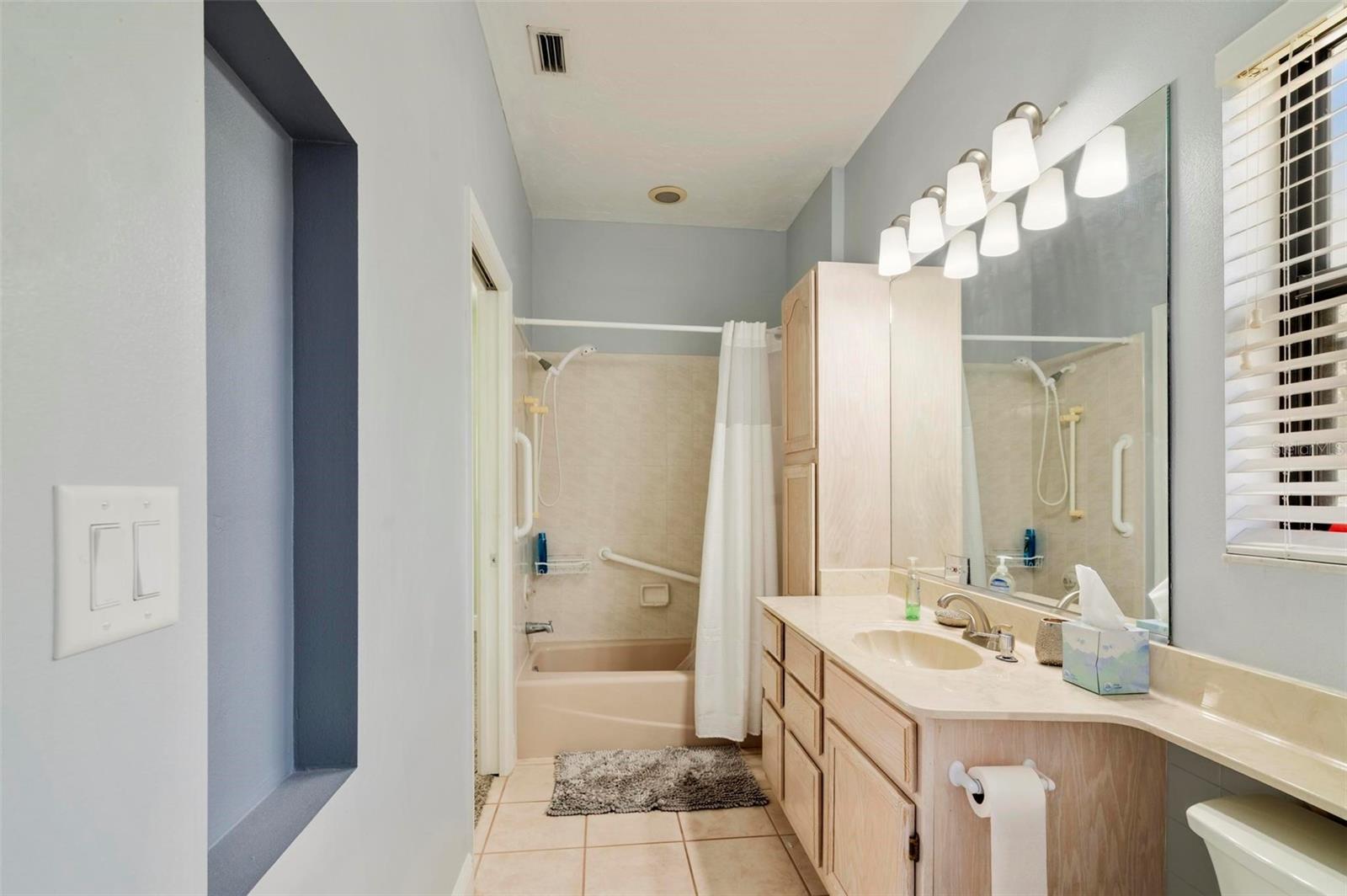 6110 NINTH AVENUE CIR NE, BRADENTON, FL, 34212