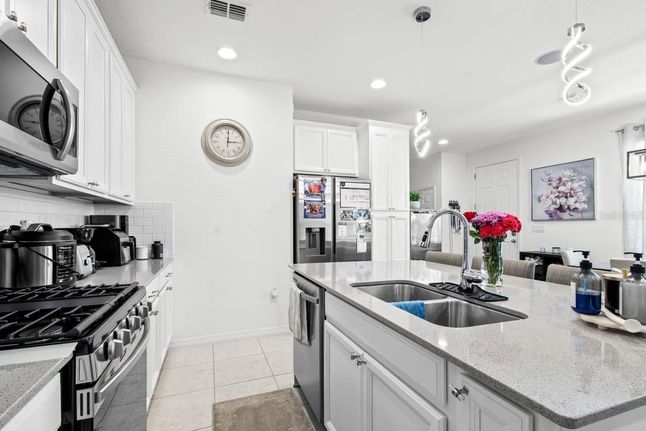 6262 GOLDCOAST AVE, APOLLO BEACH, FL, 33572