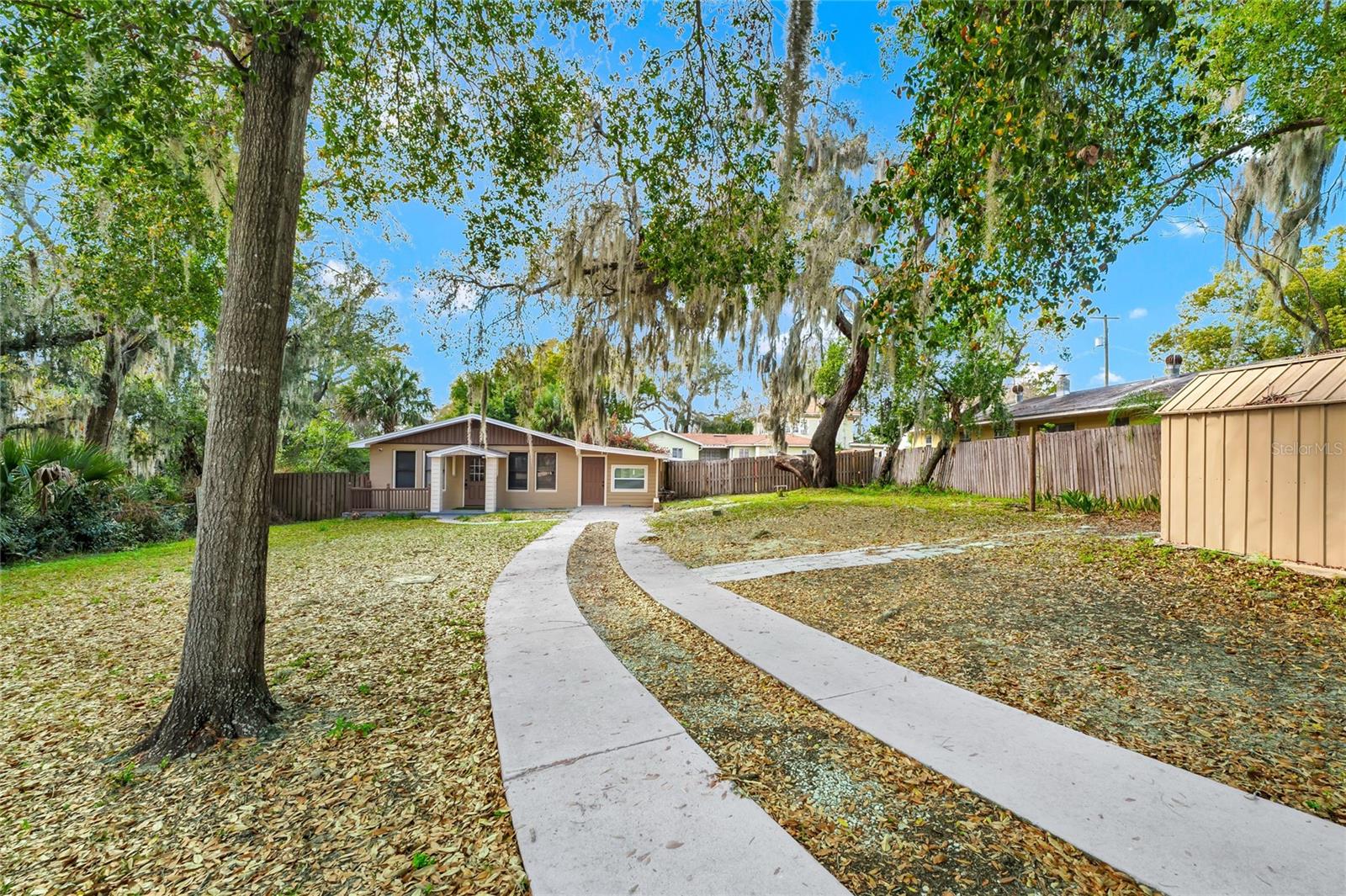 1244 LAKE AVE, CLERMONT, FL, 34711