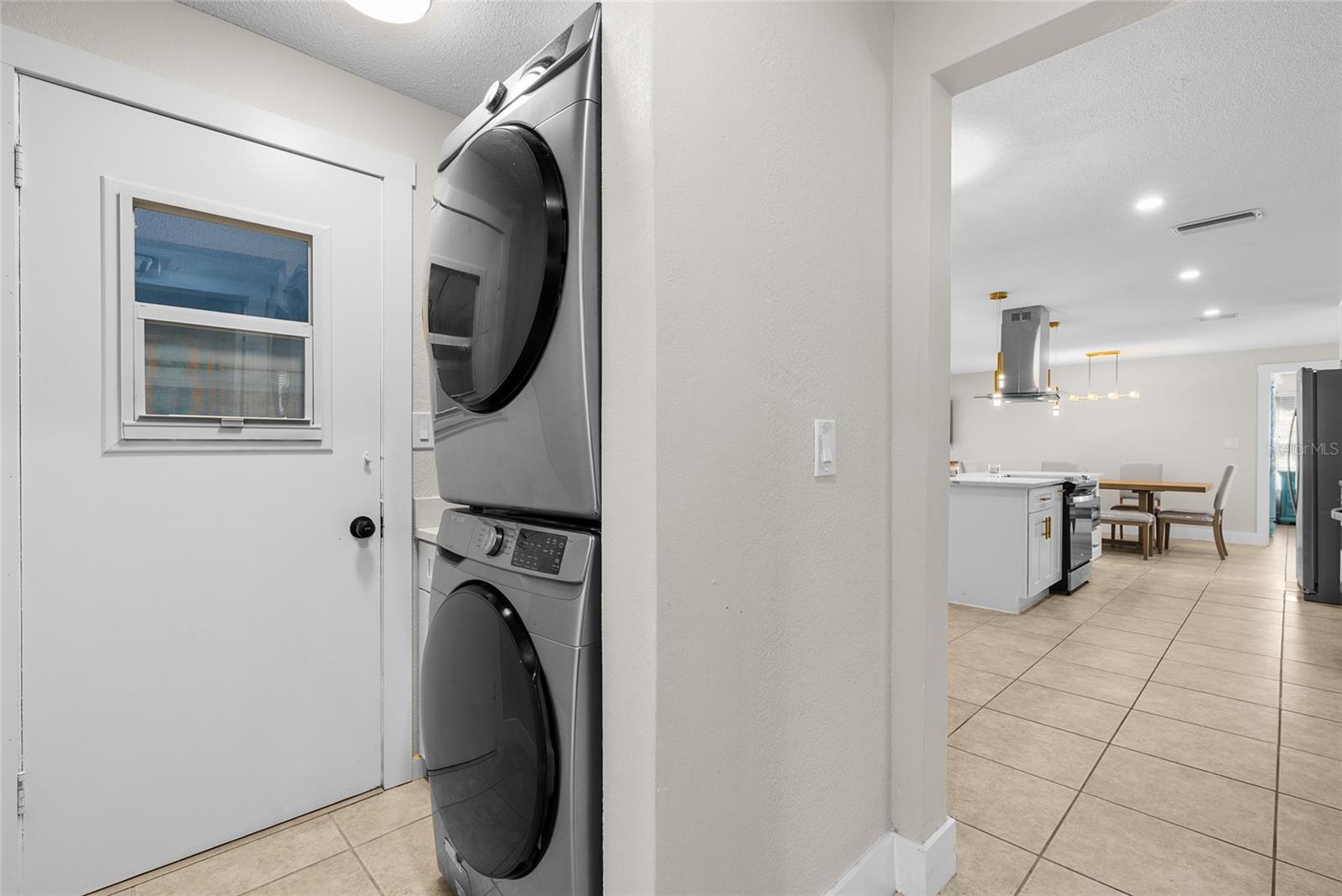 3370 HARBOR LAKE DR, LARGO, FL, 33770