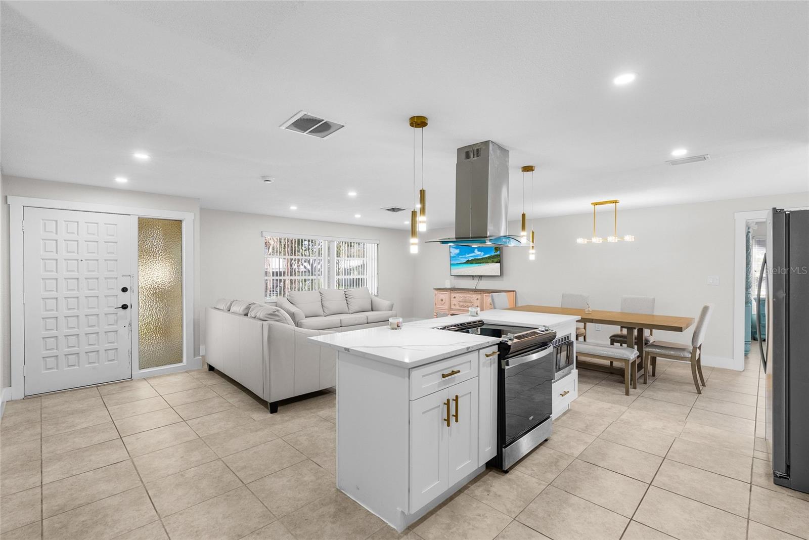 3370 HARBOR LAKE DR, LARGO, FL, 33770