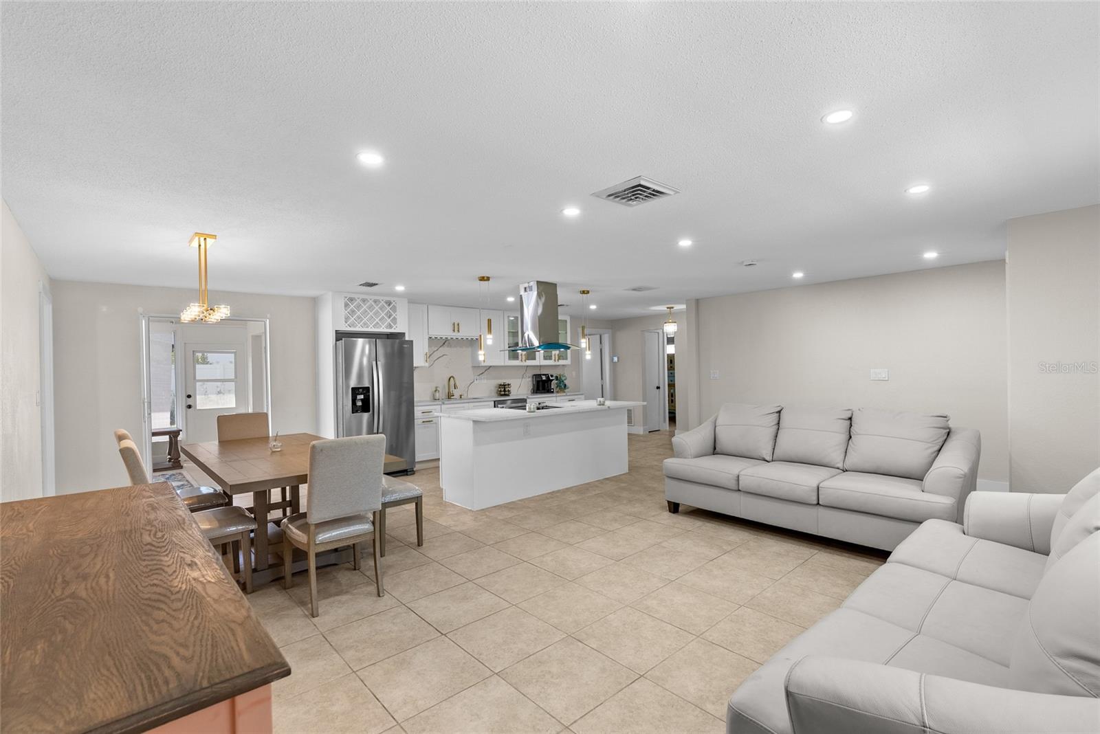 3370 HARBOR LAKE DR, LARGO, FL, 33770