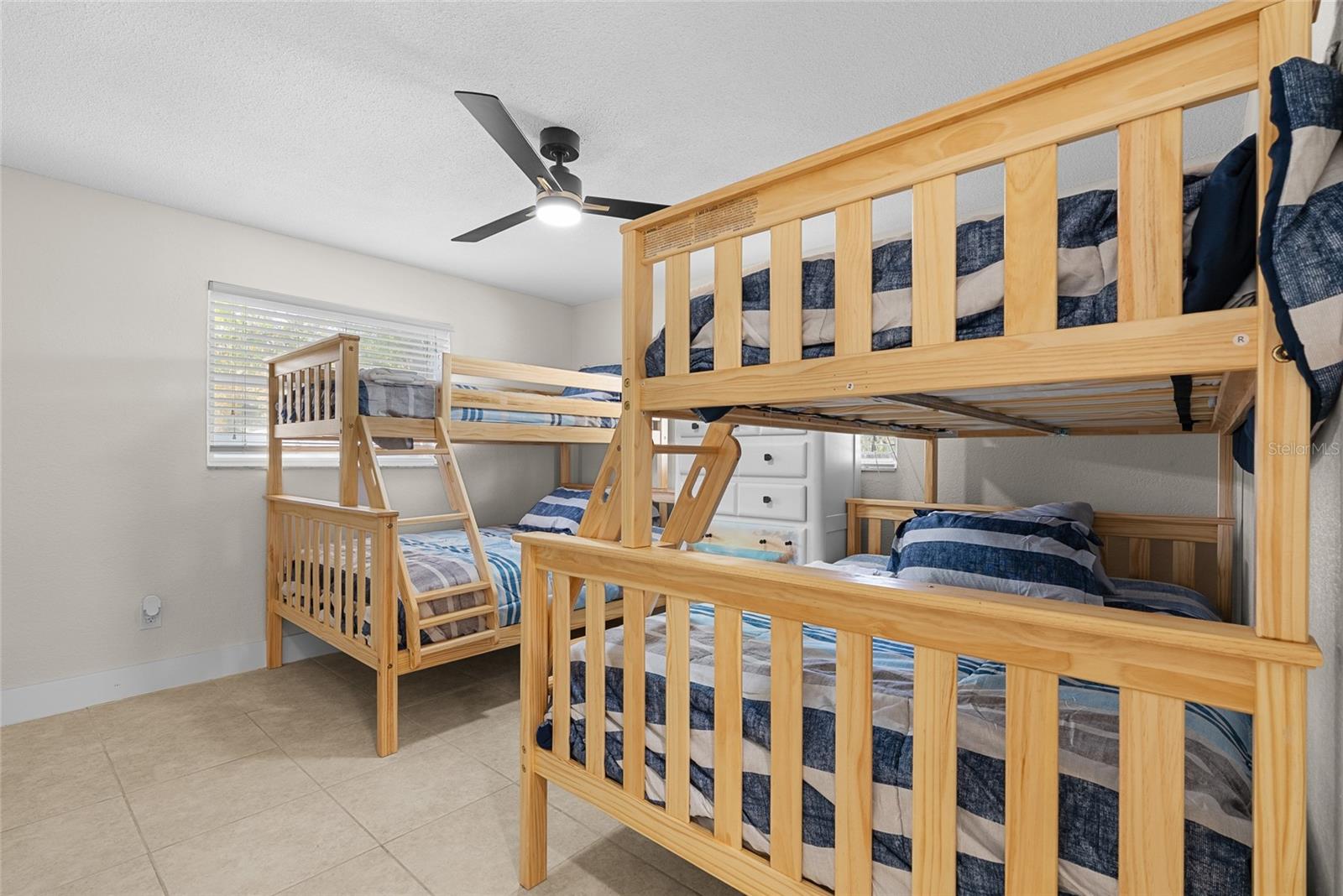 3370 HARBOR LAKE DR, LARGO, FL, 33770