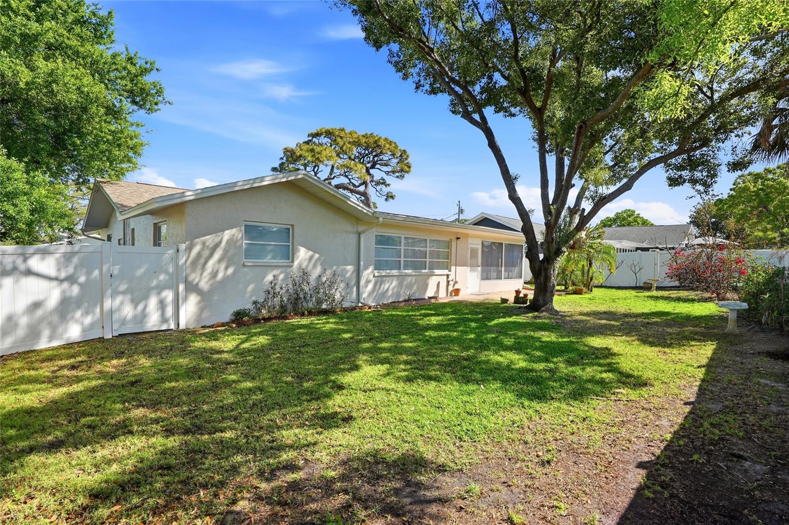 3370 HARBOR LAKE DR, LARGO, FL, 33770