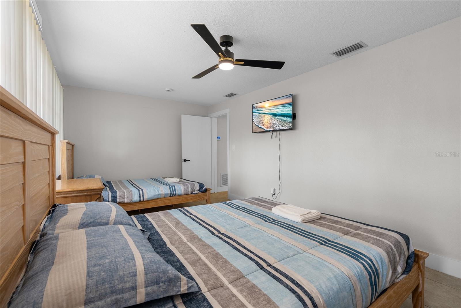 3370 HARBOR LAKE DR, LARGO, FL, 33770