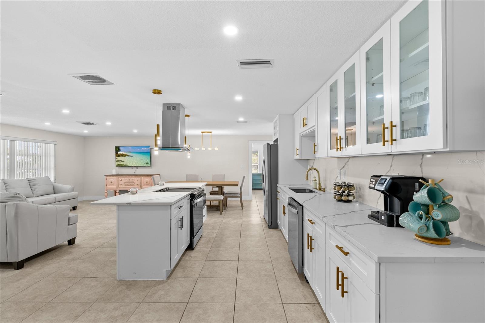 3370 HARBOR LAKE DR, LARGO, FL, 33770