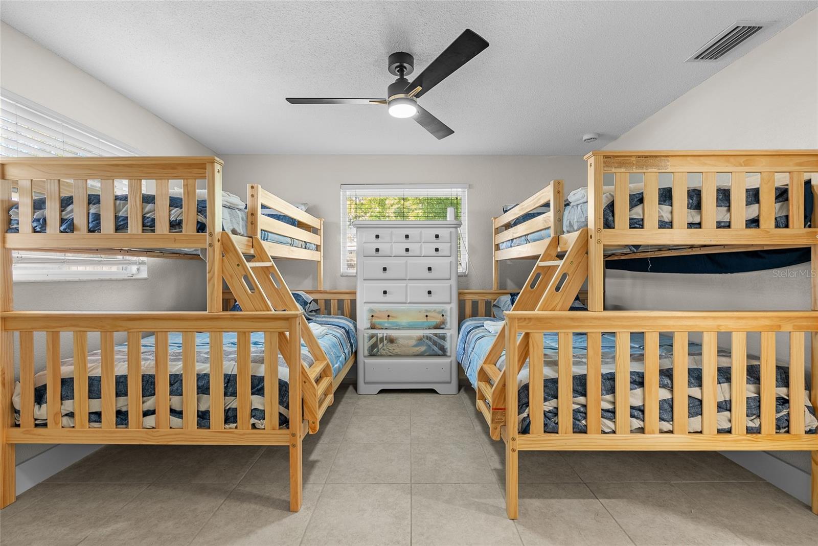 3370 HARBOR LAKE DR, LARGO, FL, 33770