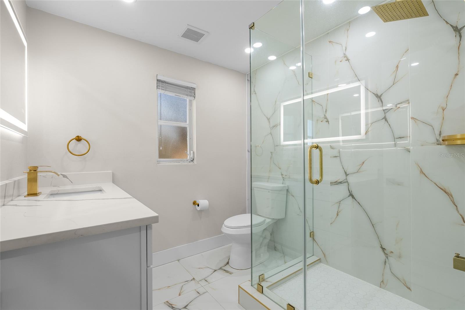 3370 HARBOR LAKE DR, LARGO, FL, 33770