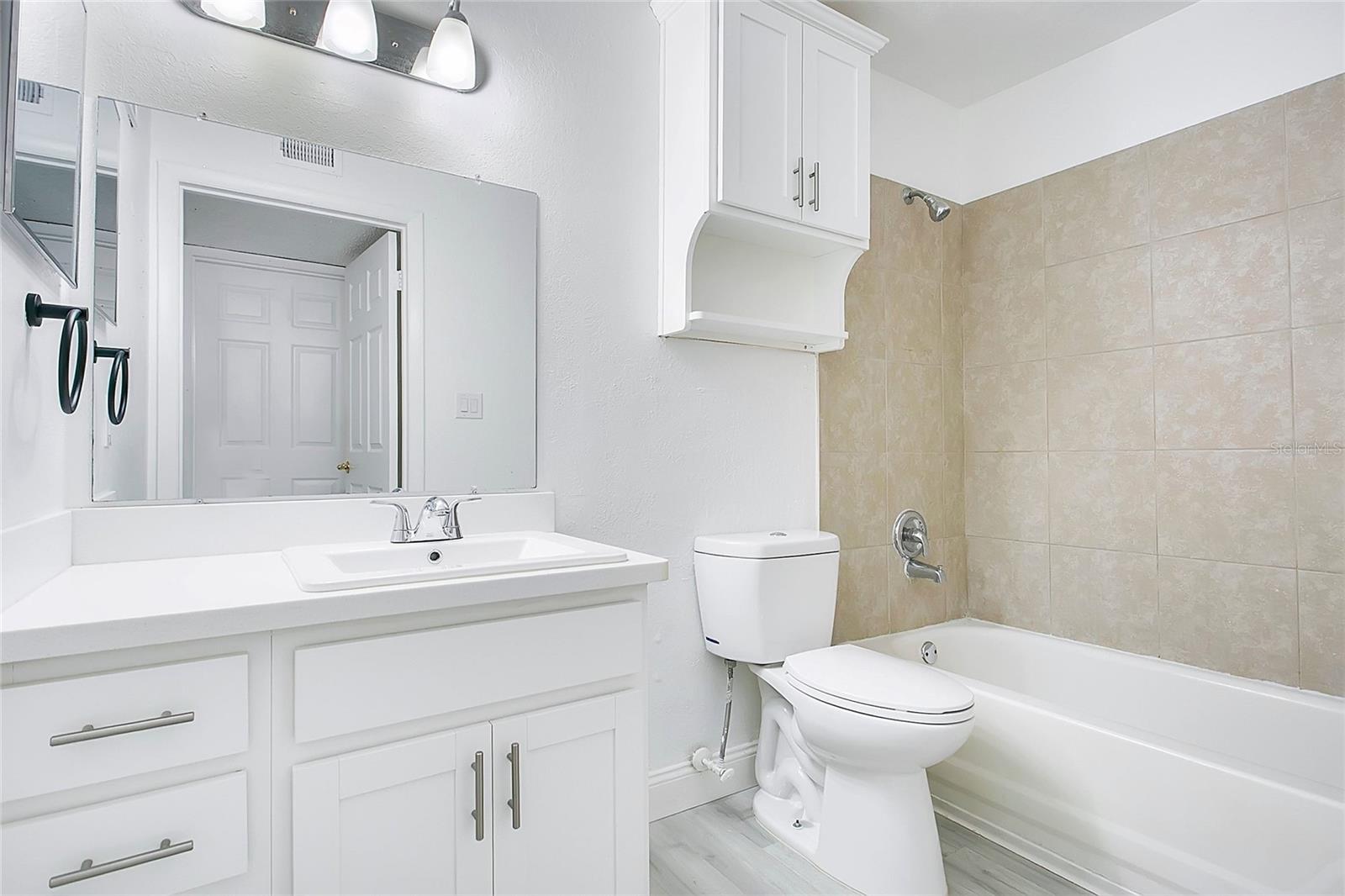 5540 DEVONBRIAR WAY #104, ORLANDO, FL, 32822