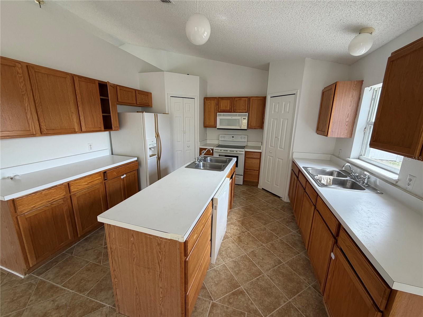 565 EAGLE CT, KISSIMMEE, FL, 34759