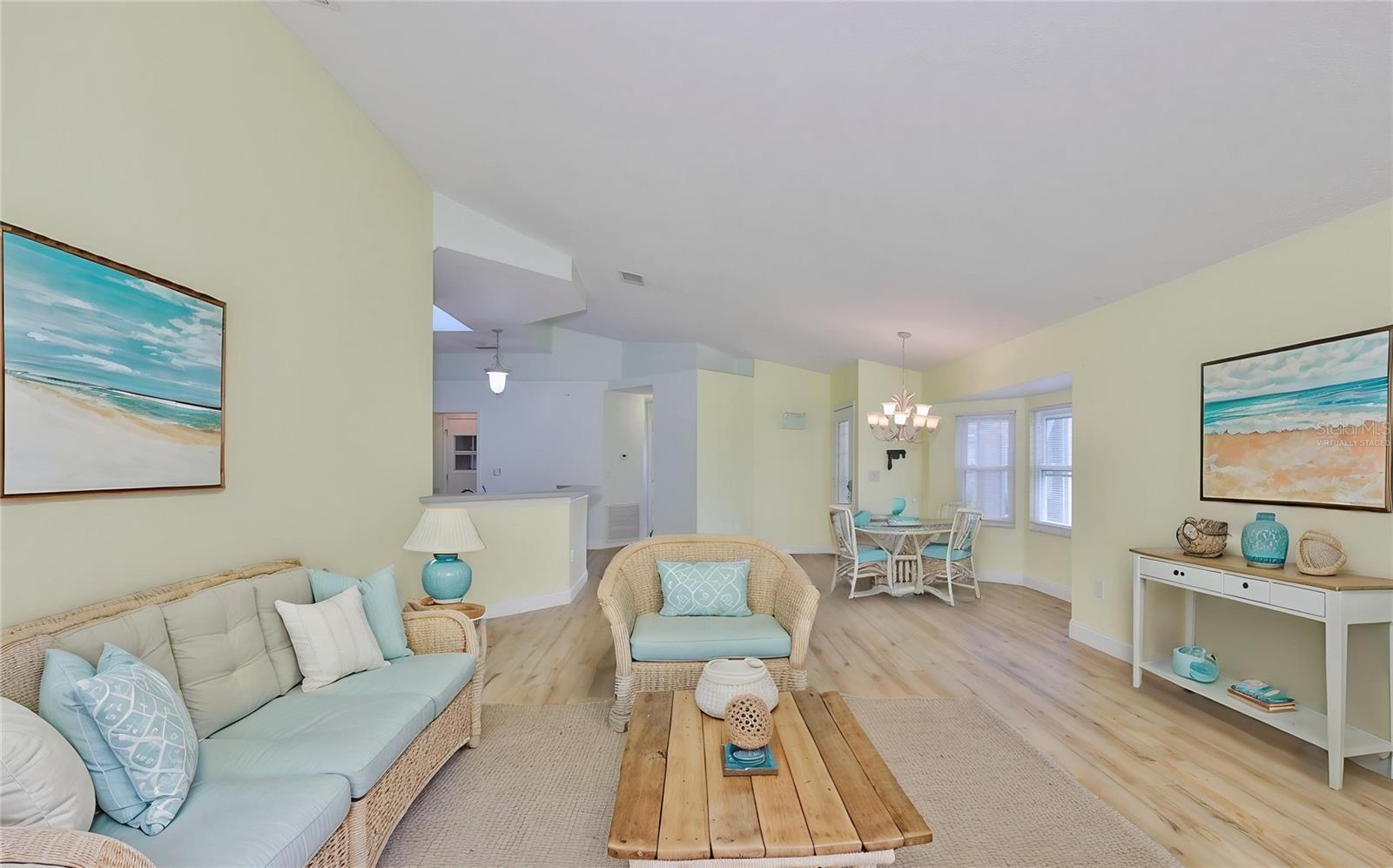 2411 OLD NANTUCKET CT, SUN CITY CENTER, FL, 33573