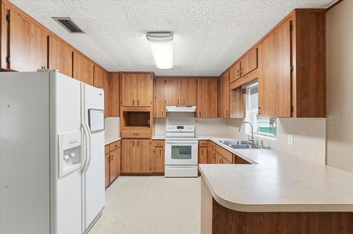 137 HIGHLAND AVE, AUBURNDALE, FL, 33823