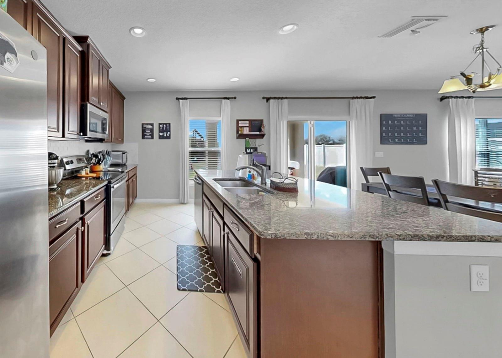 8105 ROTHBURY HILLS PL, GIBSONTON, FL, 33534