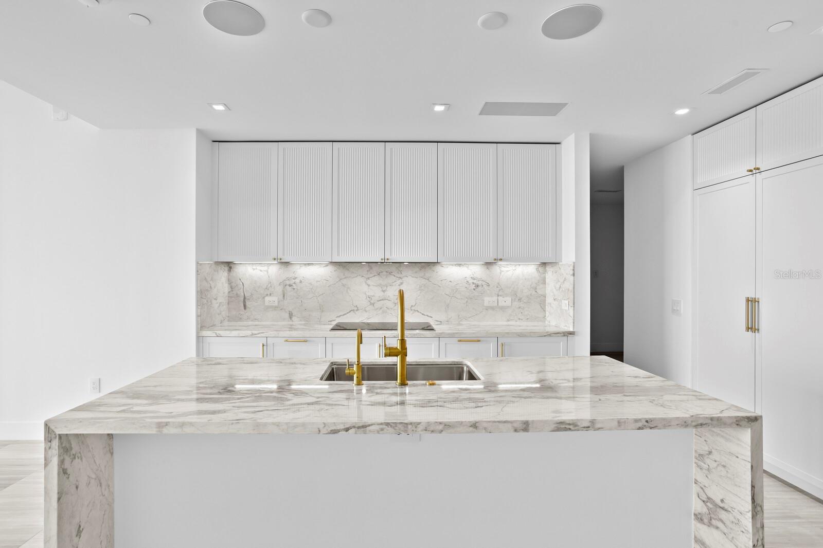 3015 S YSABELLA AVE #2402, TAMPA, FL, 33629