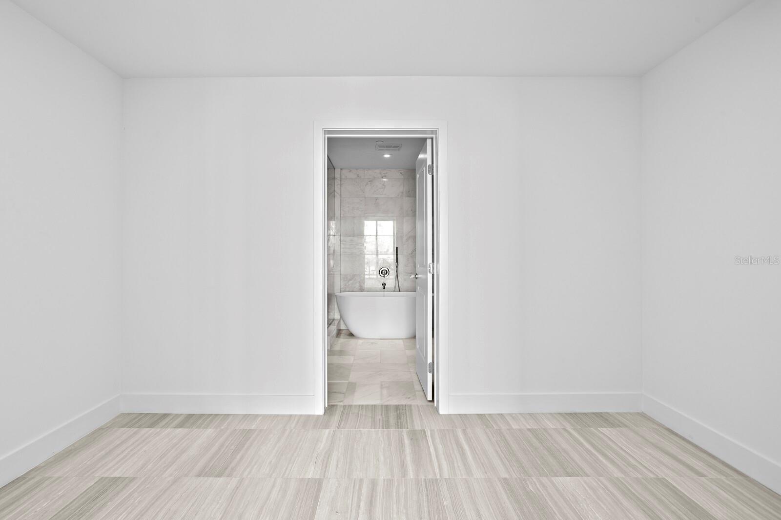 3015 S YSABELLA AVE #2402, TAMPA, FL, 33629