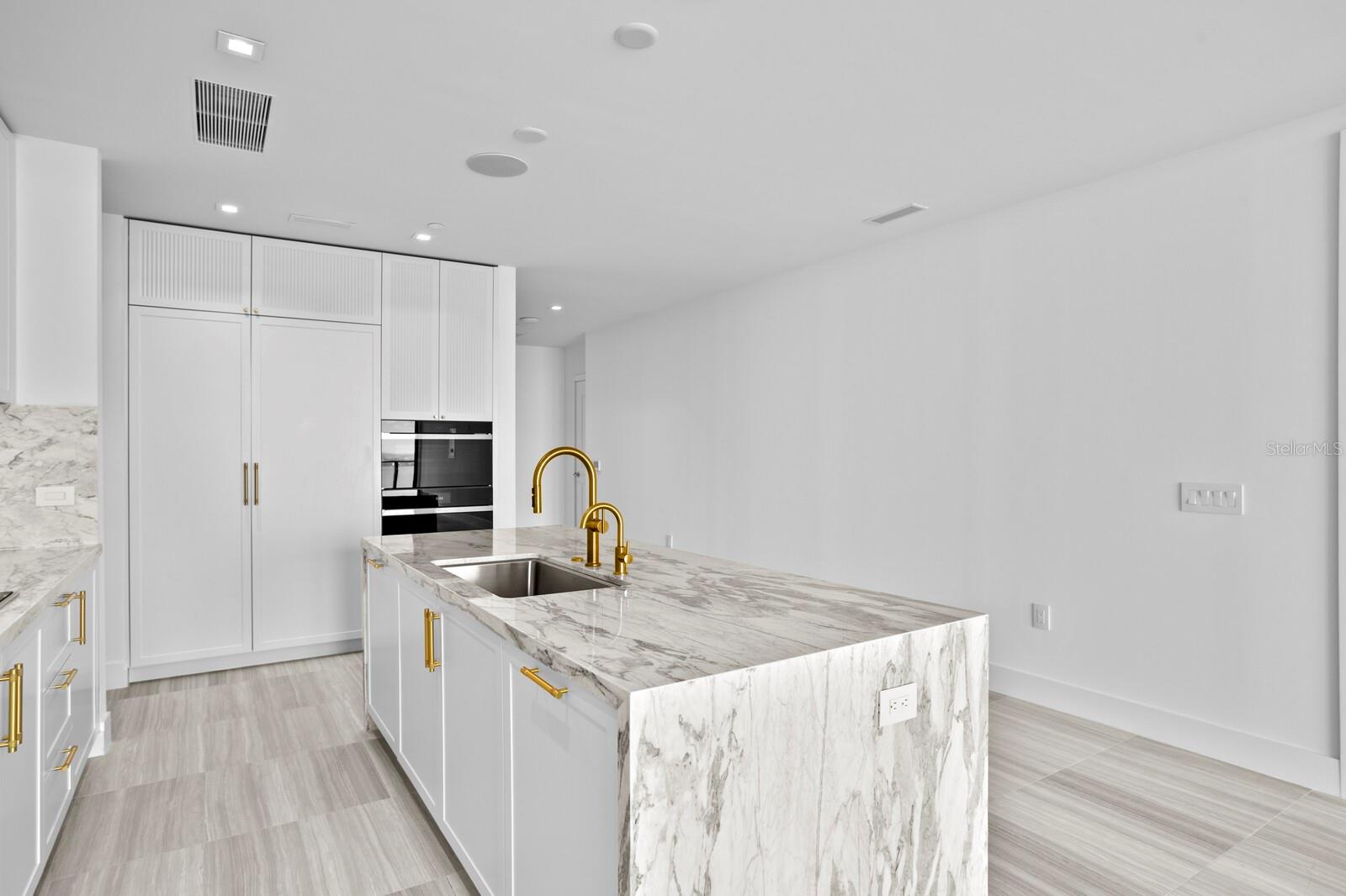 3015 S YSABELLA AVE #2402, TAMPA, FL, 33629