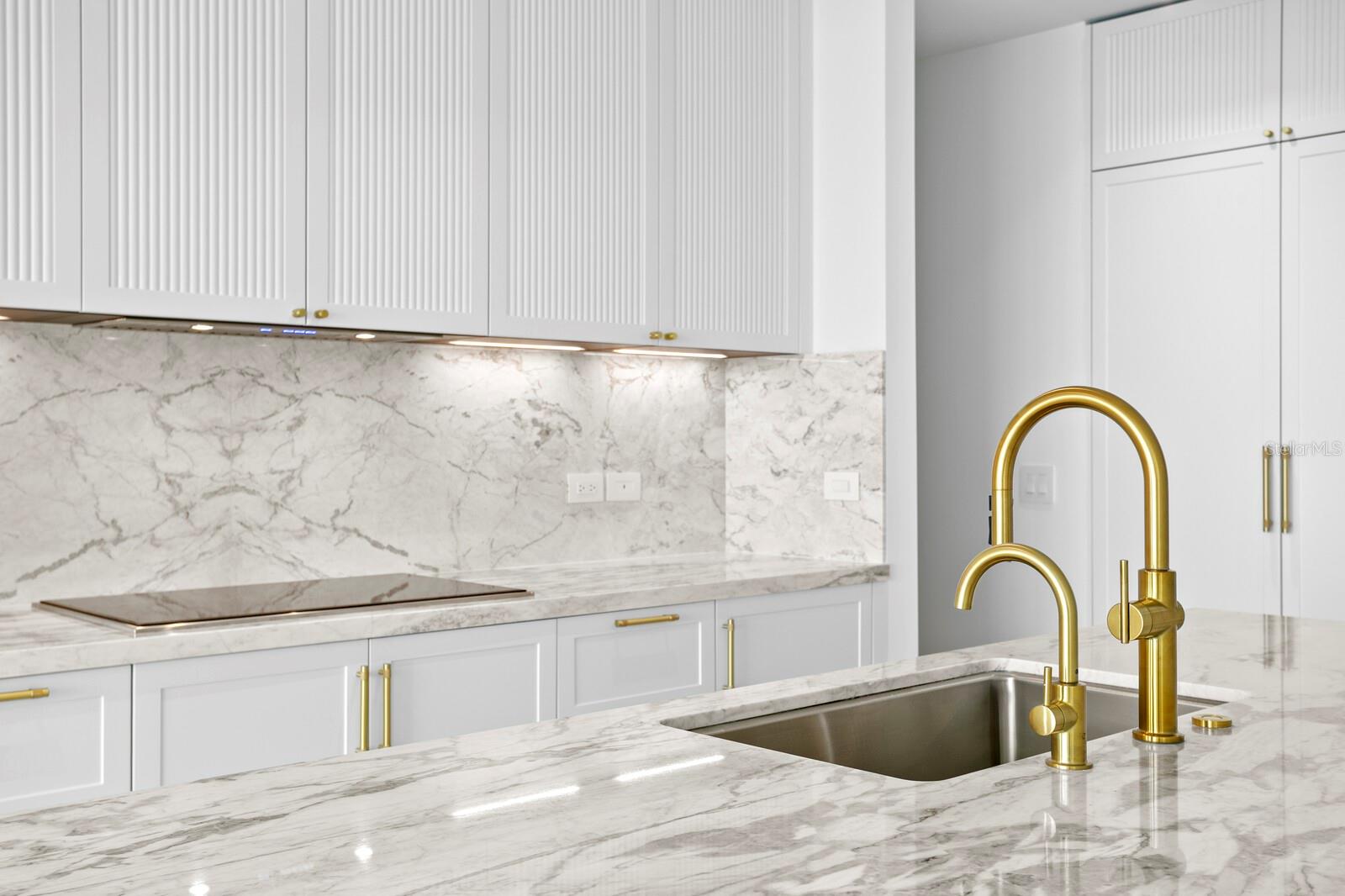 3015 S YSABELLA AVE #2402, TAMPA, FL, 33629