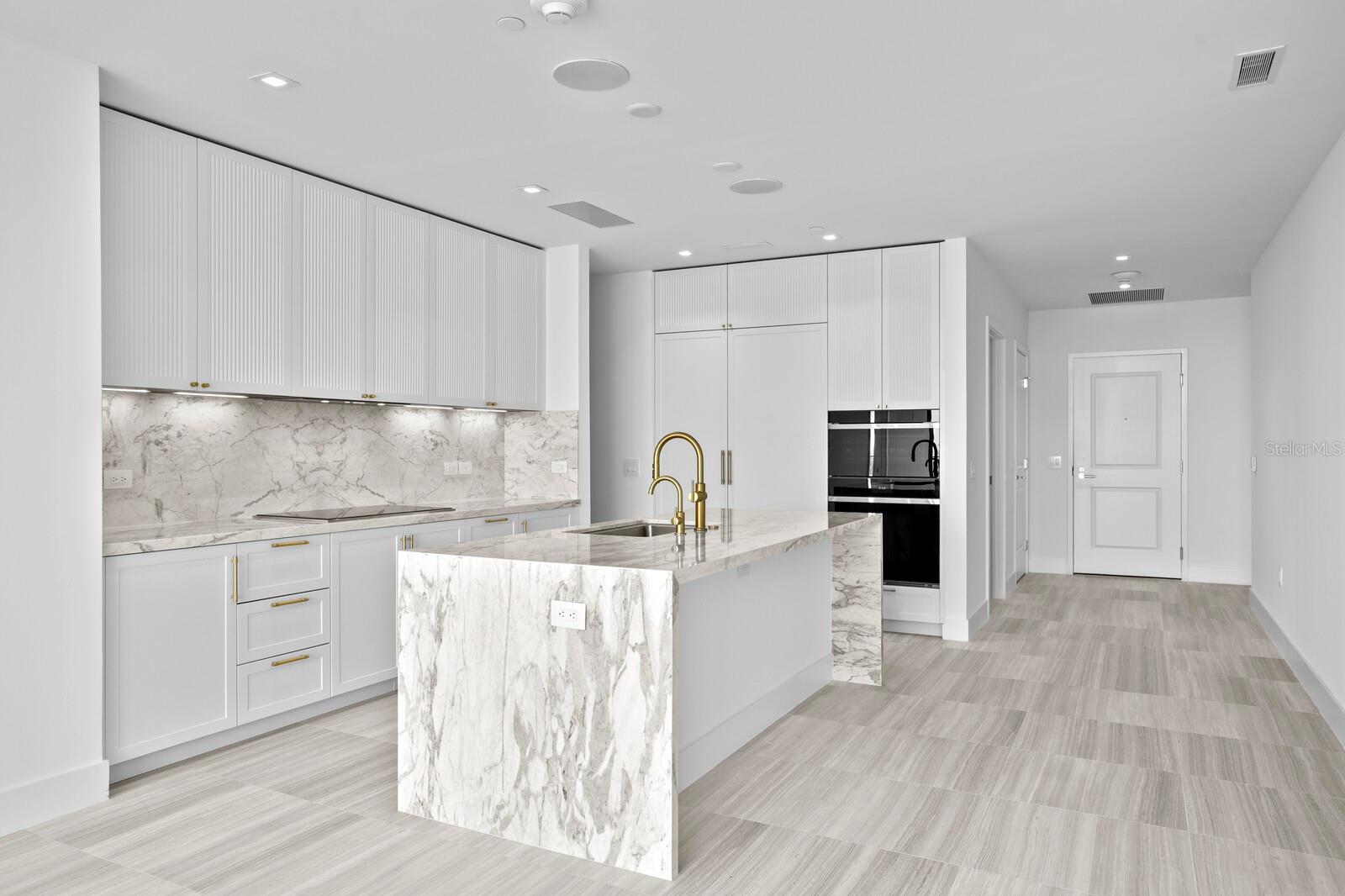 3015 S YSABELLA AVE #2402, TAMPA, FL, 33629