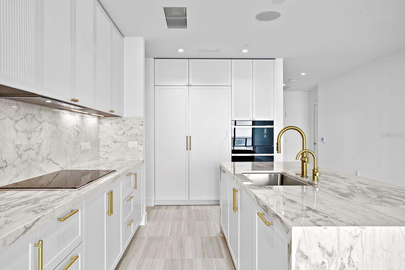 3015 S YSABELLA AVE #2402, TAMPA, FL, 33629