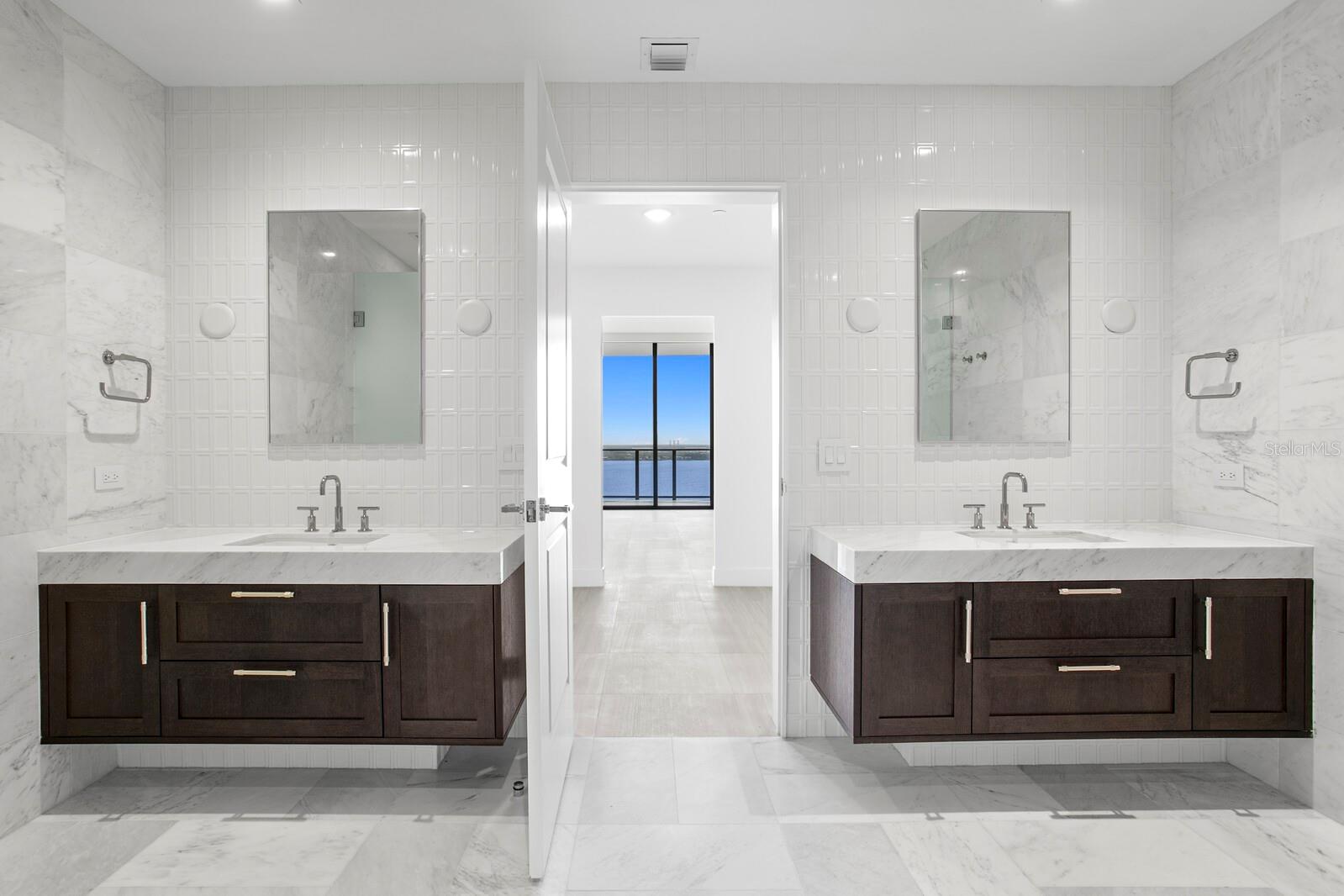 3015 S YSABELLA AVE #2402, TAMPA, FL, 33629