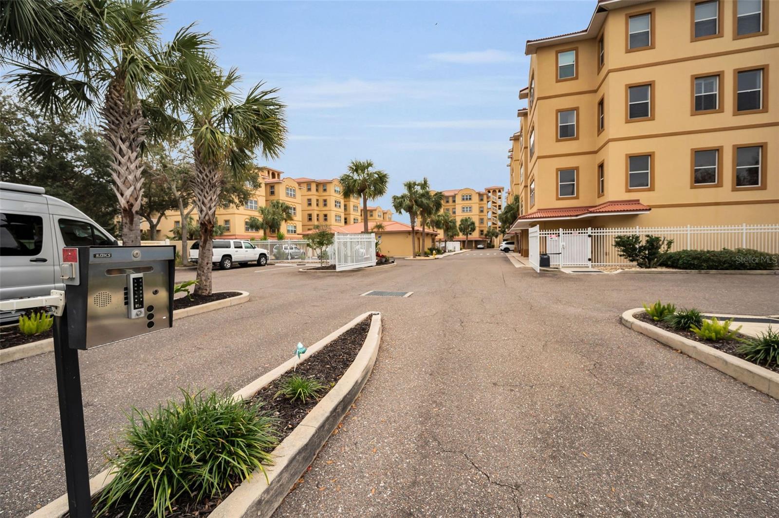 606 WELLS CT #202, CLEARWATER, FL, 33756