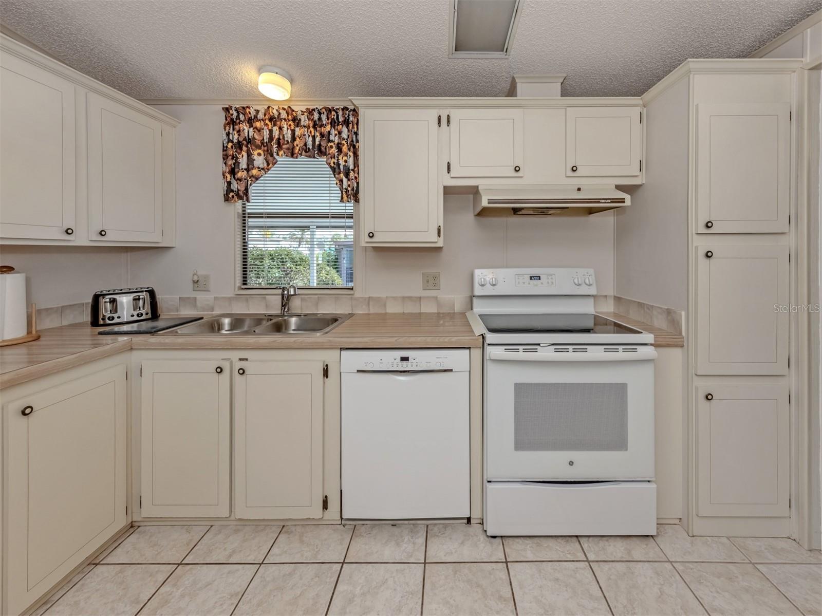 272 CAPTAINS CT, NORTH PORT, FL, 34287