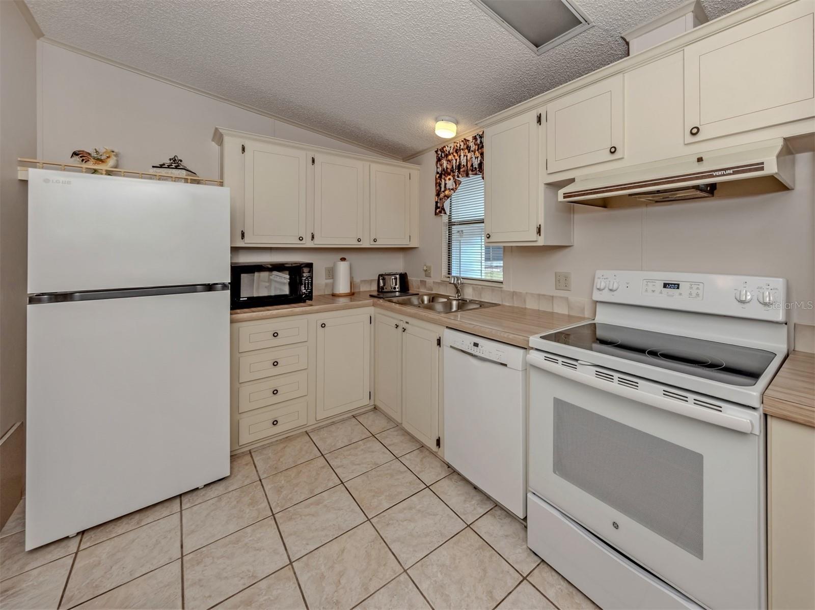 272 CAPTAINS CT, NORTH PORT, FL, 34287