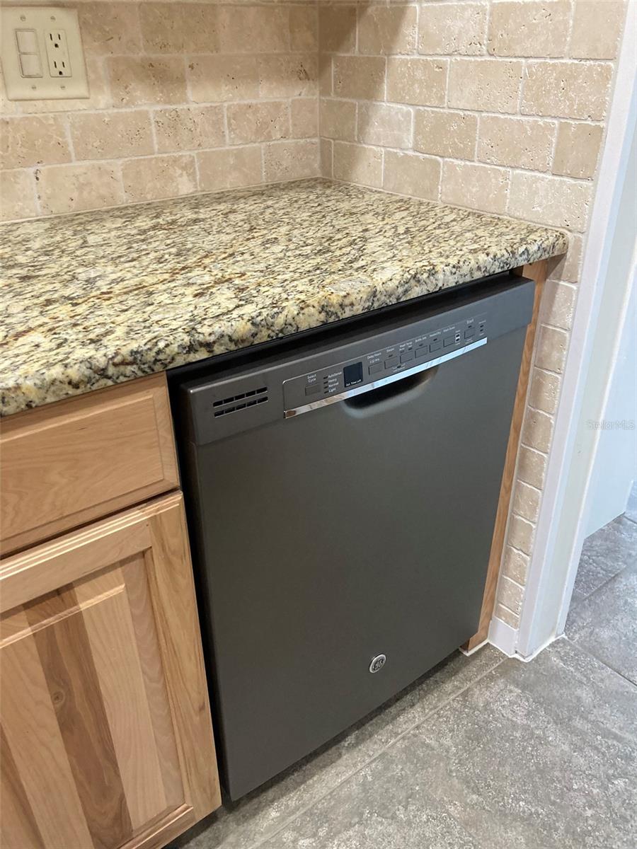 5725 80TH ST N #114, ST PETERSBURG, FL, 33709