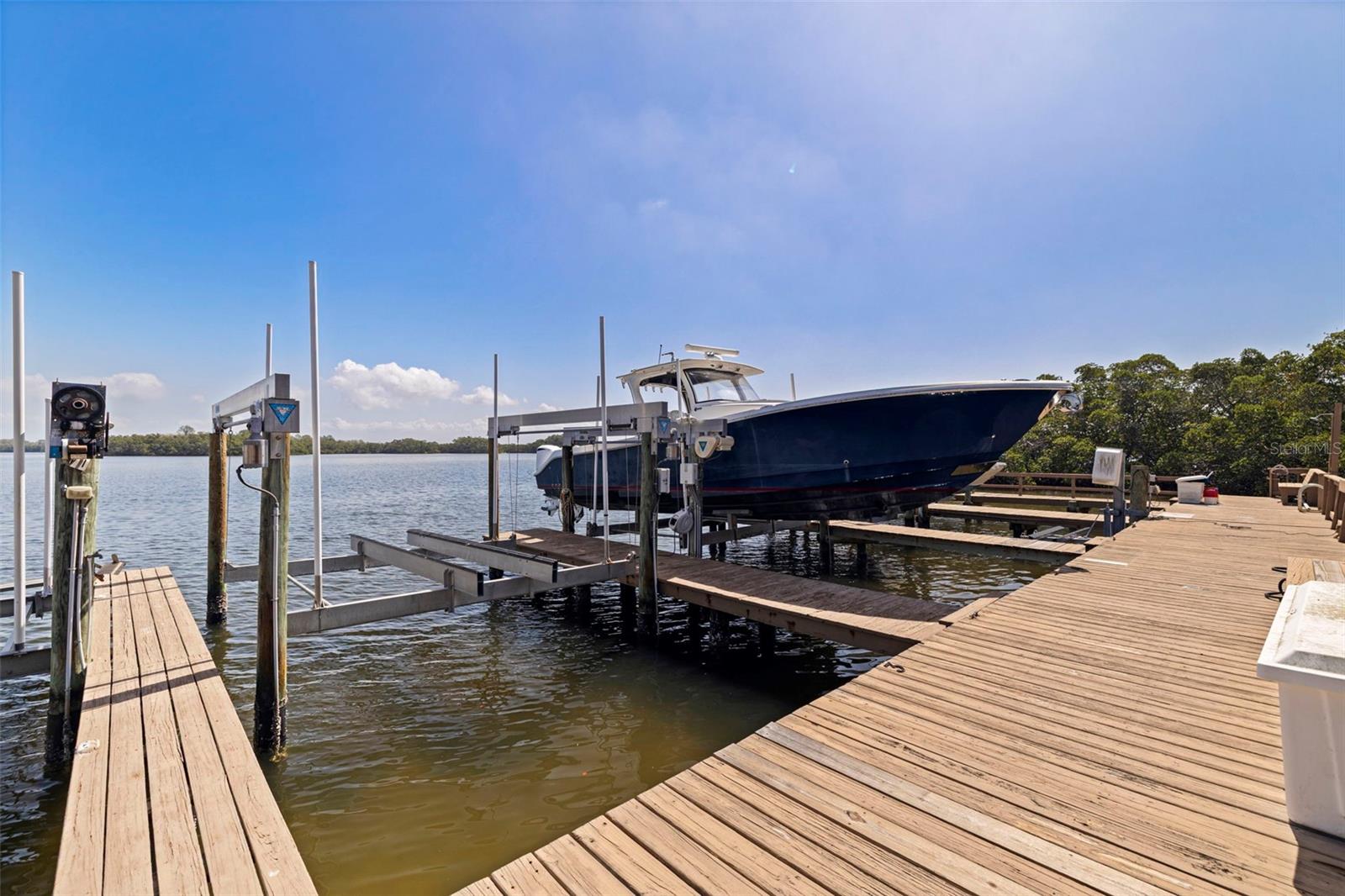 1285 GASPARILLA DR NE, ST PETERSBURG, FL, 33702