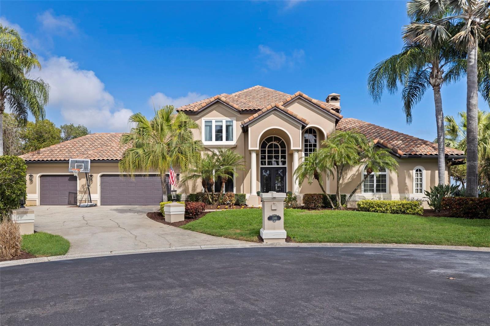 1285 GASPARILLA DR NE, ST PETERSBURG, FL, 33702