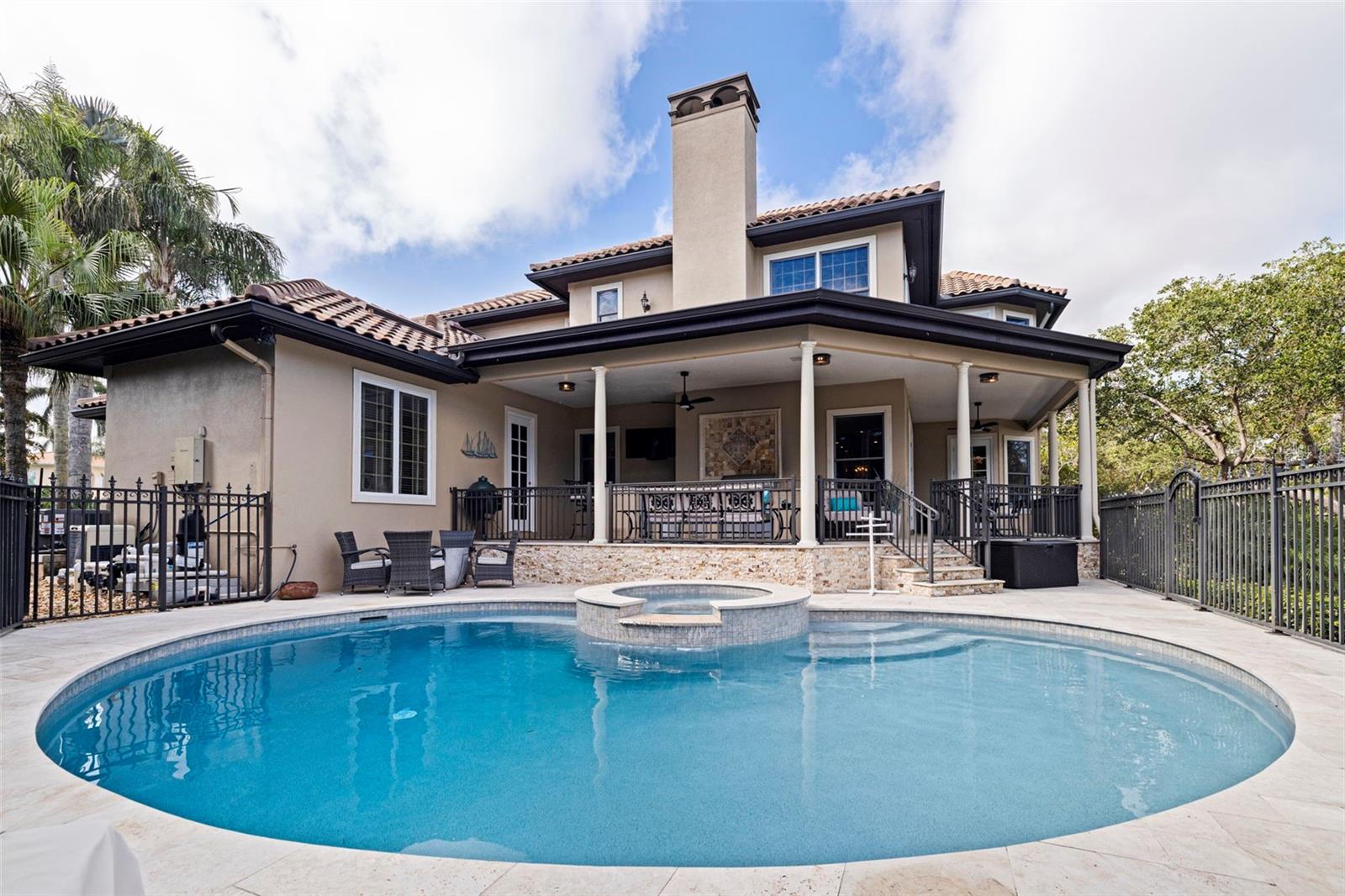 1285 GASPARILLA DR NE, ST PETERSBURG, FL, 33702