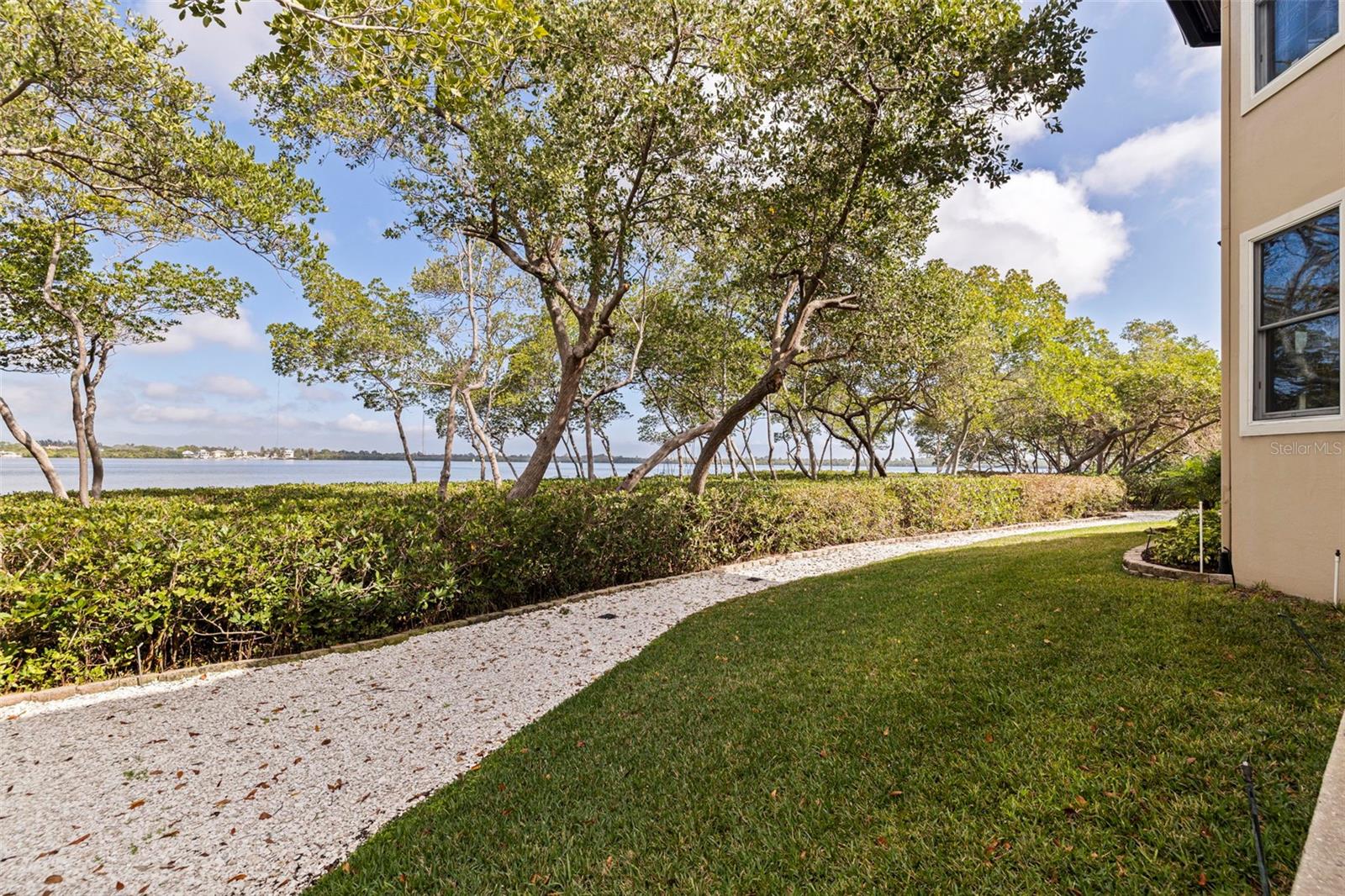 1285 GASPARILLA DR NE, ST PETERSBURG, FL, 33702