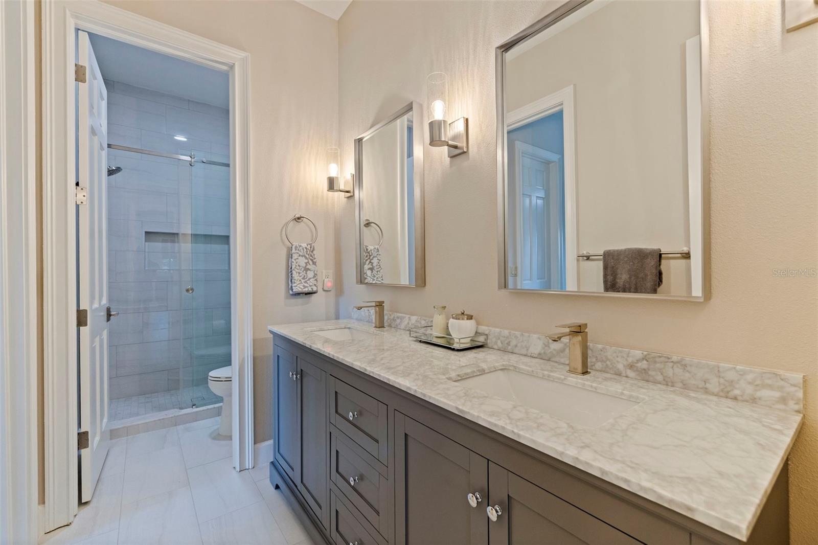 1285 GASPARILLA DR NE, ST PETERSBURG, FL, 33702
