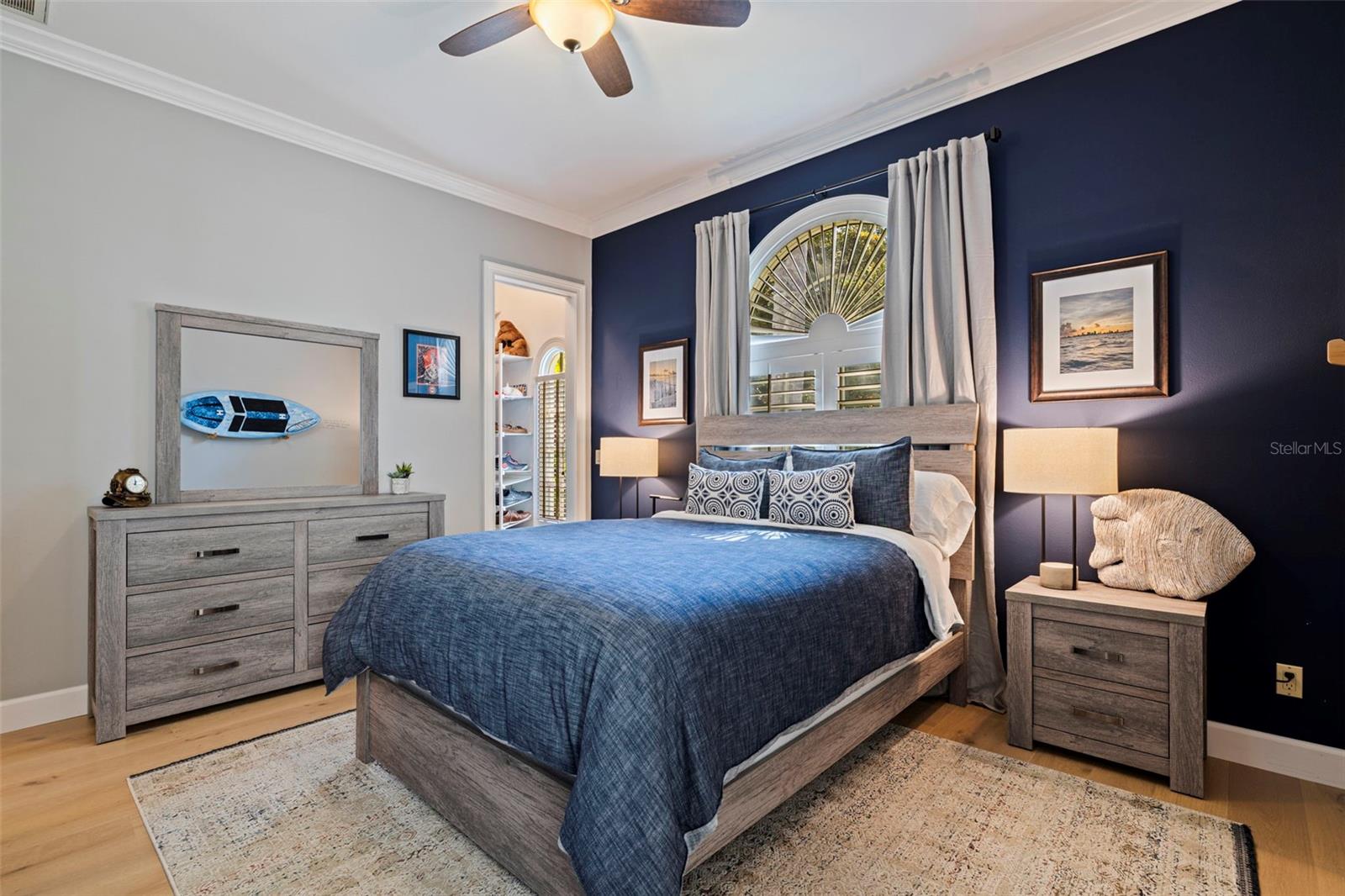 1285 GASPARILLA DR NE, ST PETERSBURG, FL, 33702