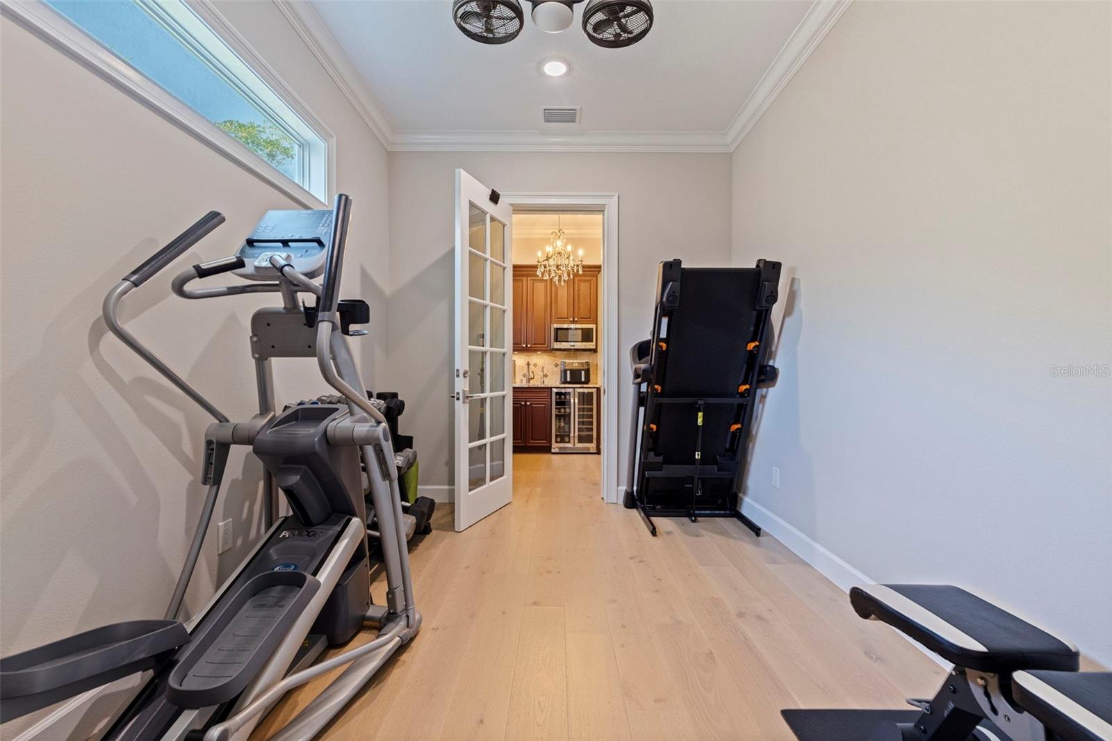 1285 GASPARILLA DR NE, ST PETERSBURG, FL, 33702