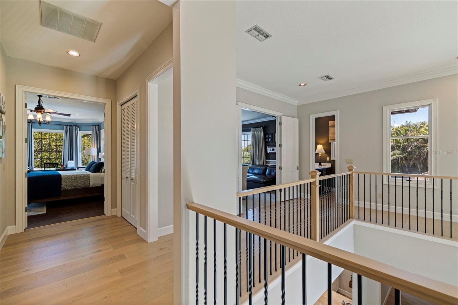 1285 GASPARILLA DR NE, ST PETERSBURG, FL, 33702