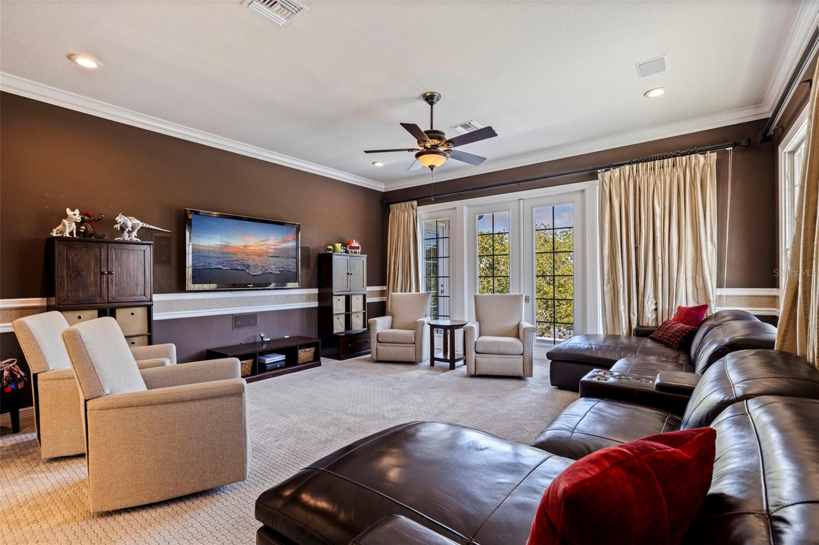 1285 GASPARILLA DR NE, ST PETERSBURG, FL, 33702