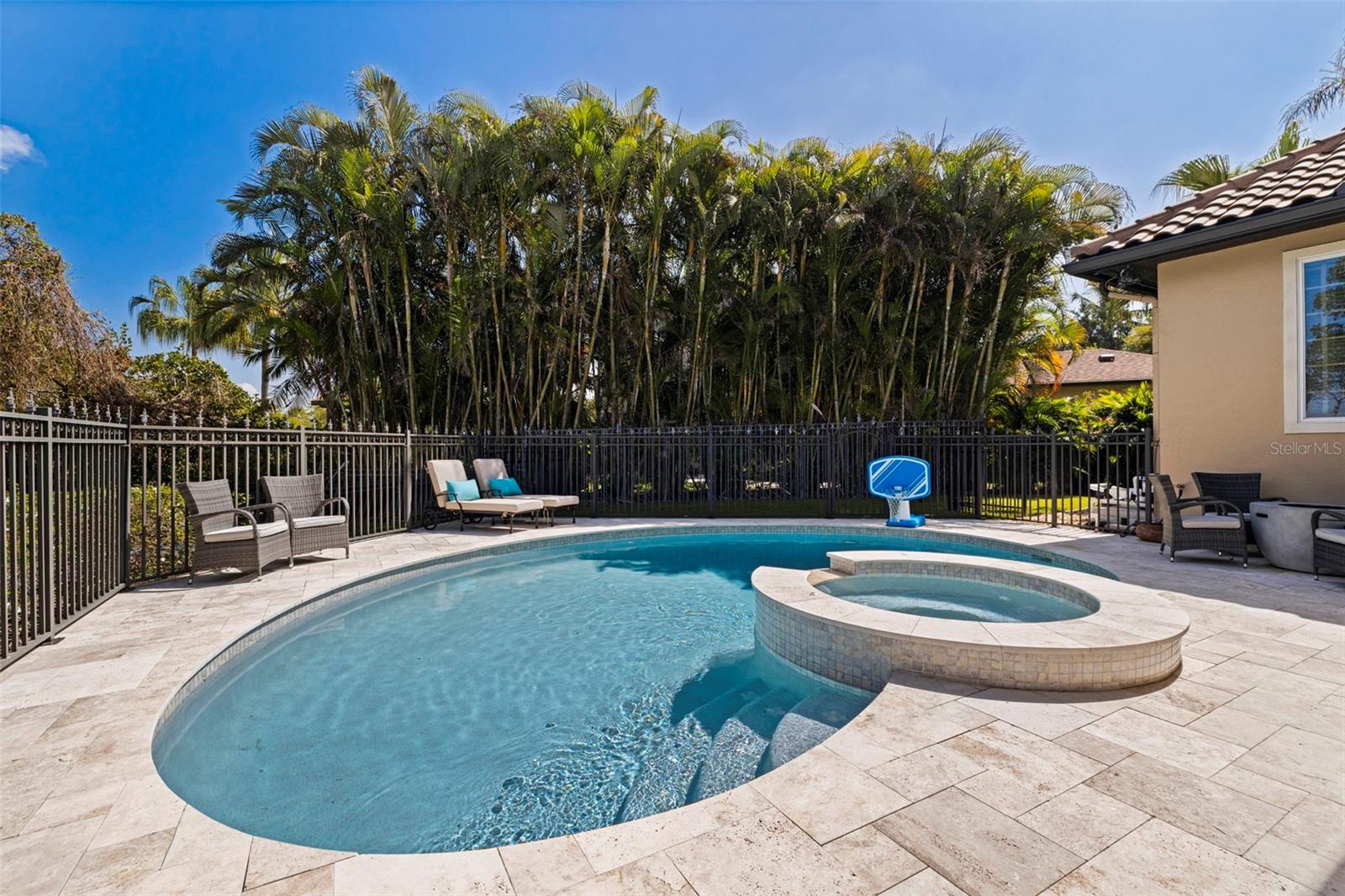 1285 GASPARILLA DR NE, ST PETERSBURG, FL, 33702