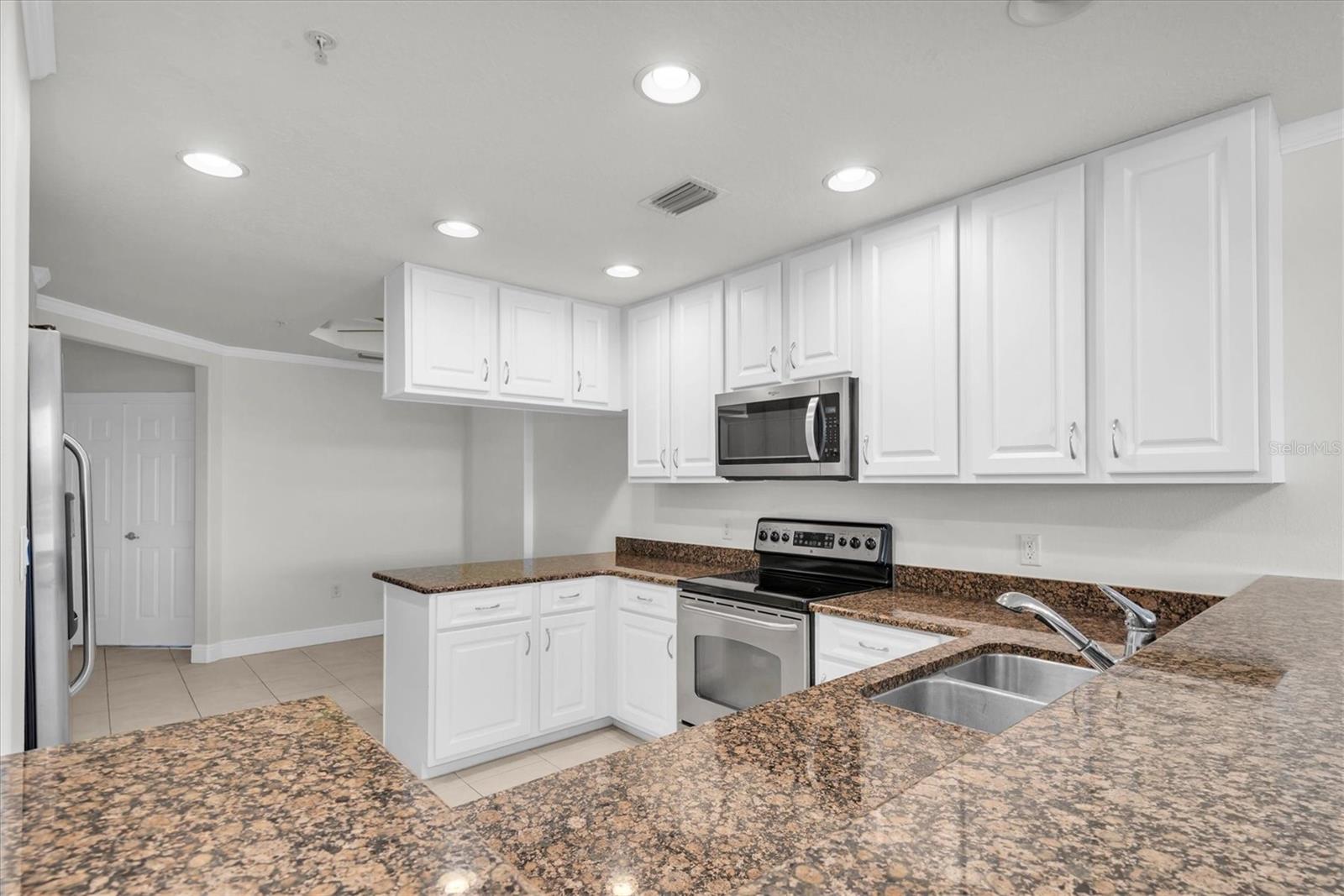 7069 KEY HAVEN RD #302, SEMINOLE, FL, 33777