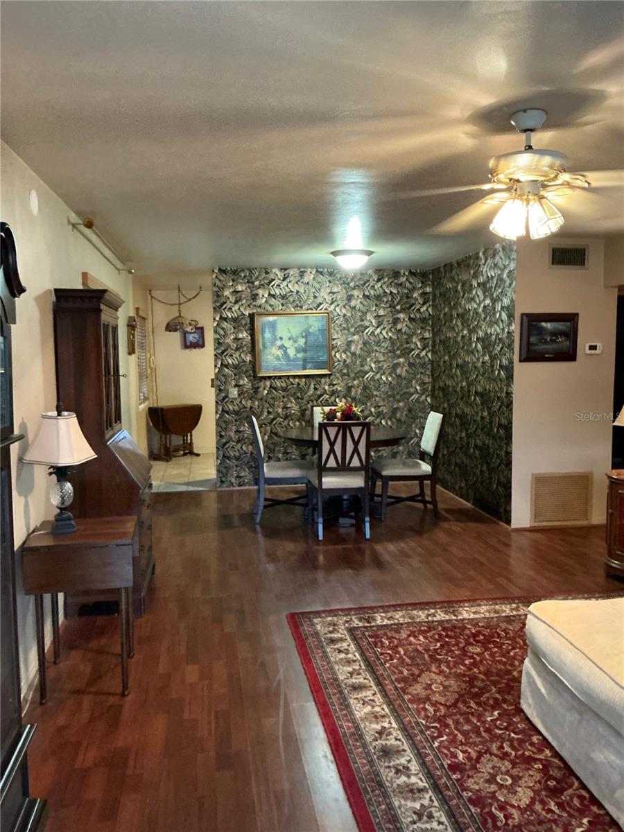 4300 58TH ST N #1801, KENNETH CITY, FL, 33709