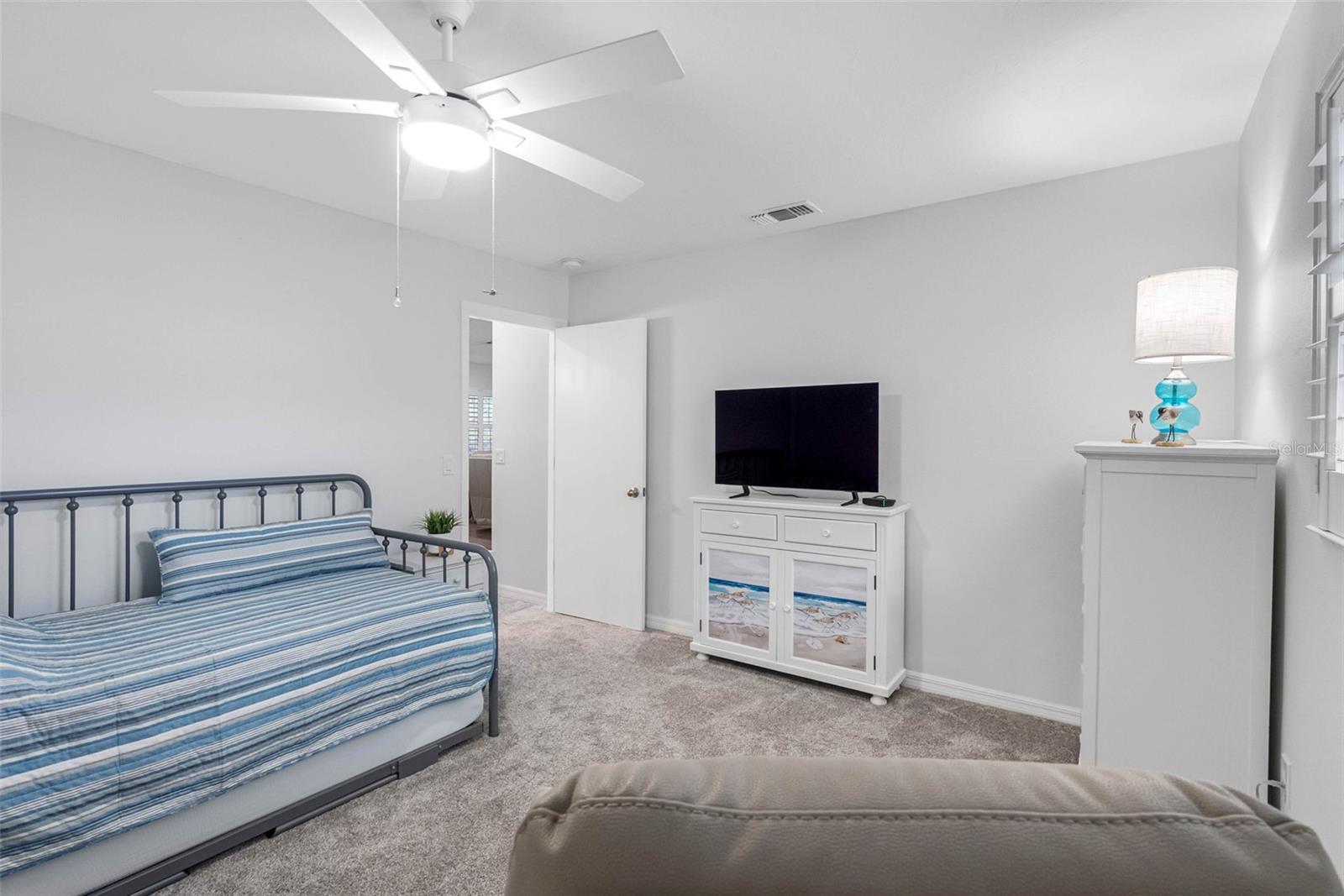 9211 LAKE DR, ENGLEWOOD, FL, 34224