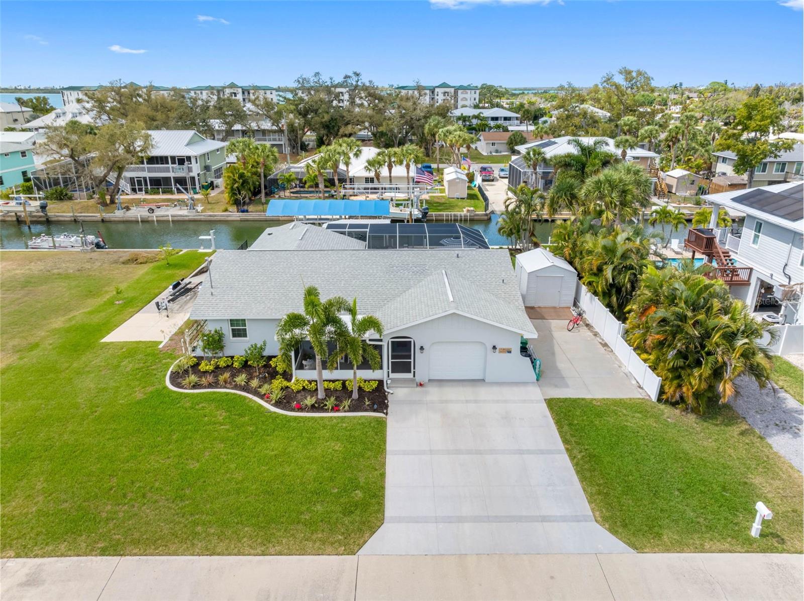 9211 LAKE DR, ENGLEWOOD, FL, 34224